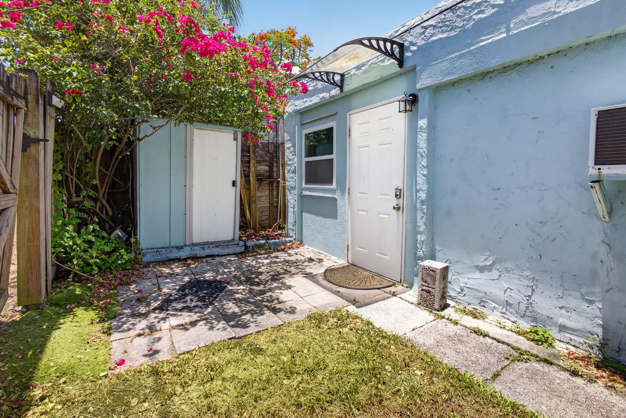NORTH LAKE WORTH - Residential