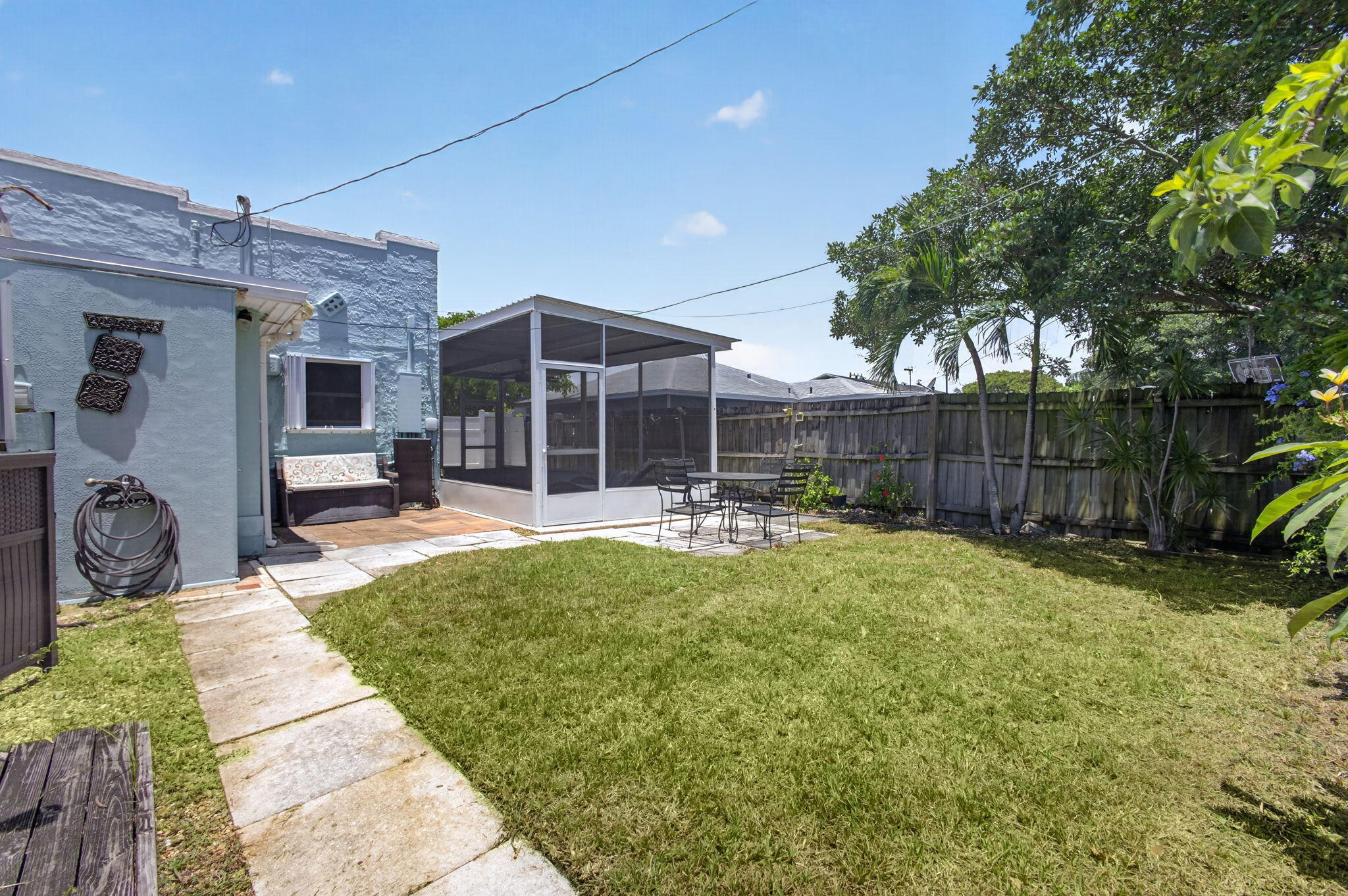 NORTH LAKE WORTH - Residential