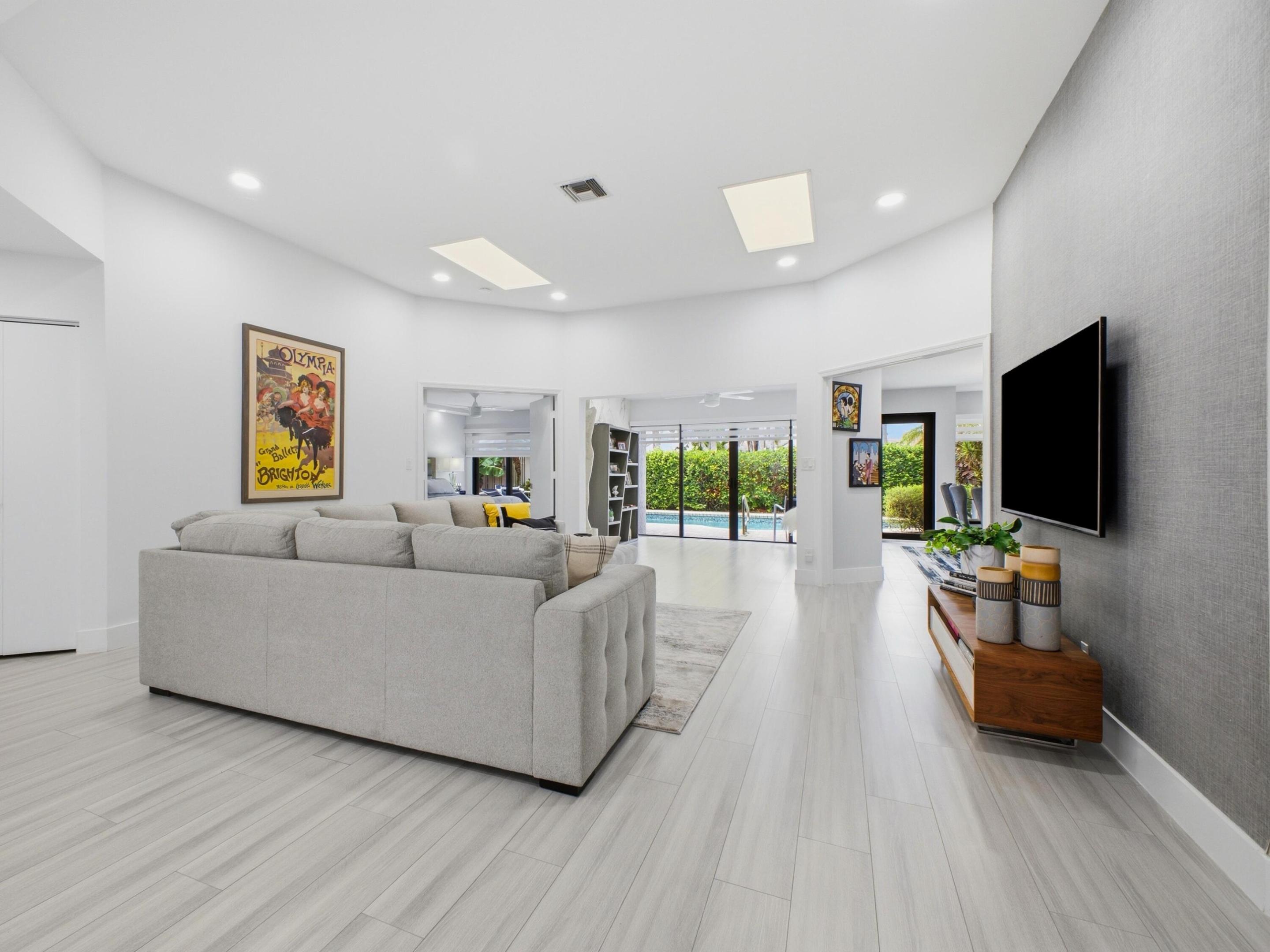 CYPRESS POINT VILLAS - Residential