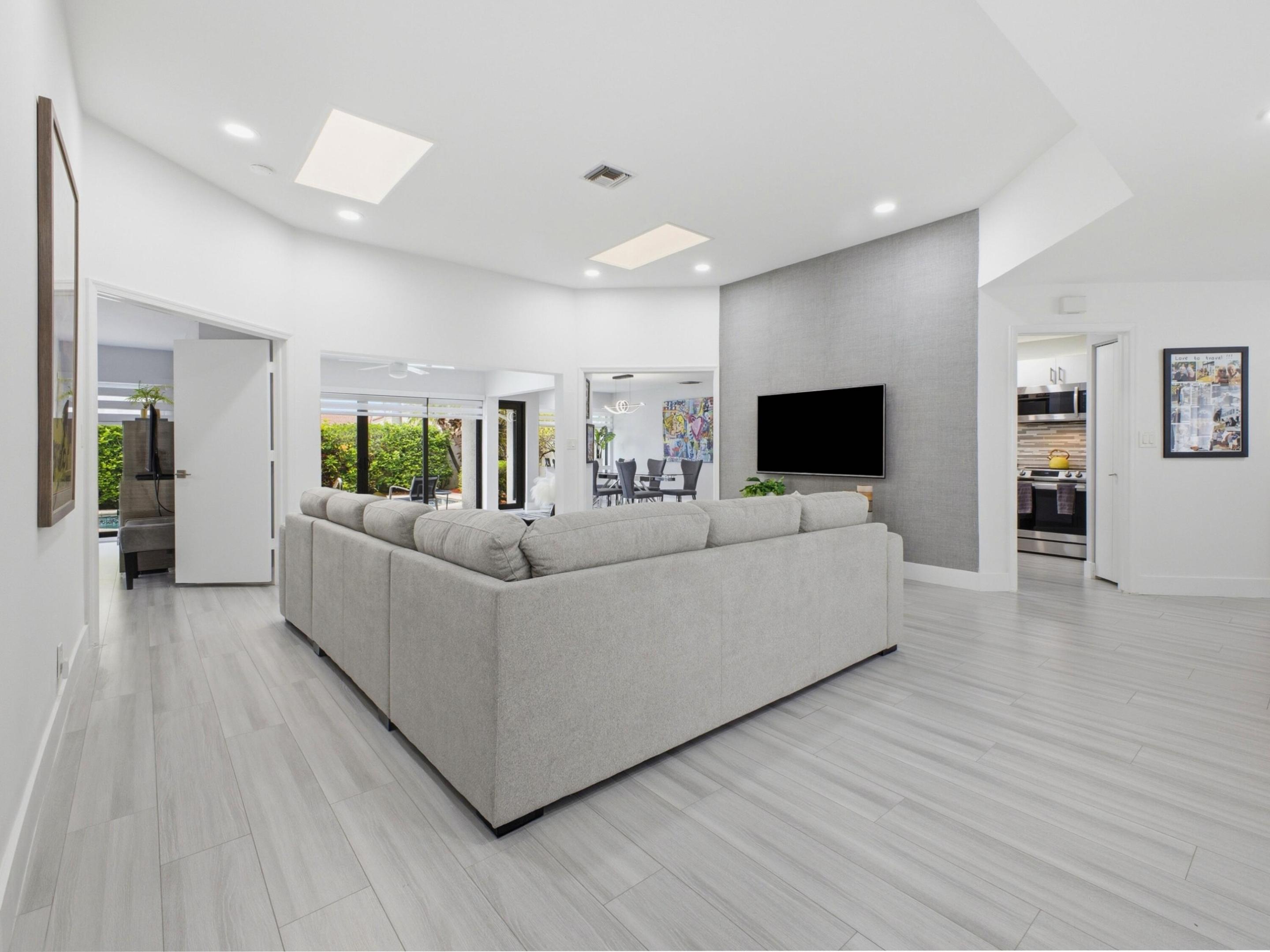 CYPRESS POINT VILLAS - Residential
