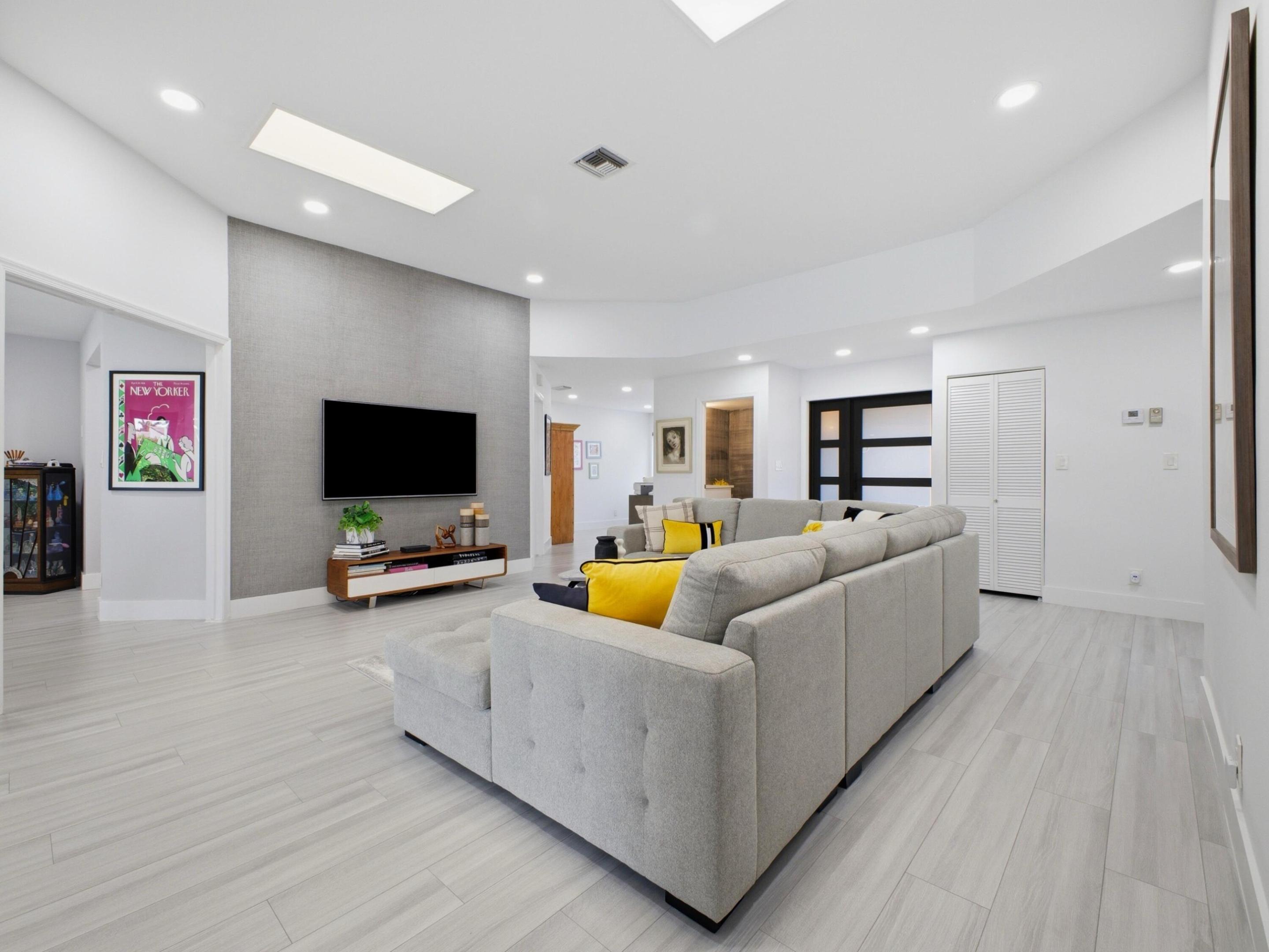 CYPRESS POINT VILLAS - Residential