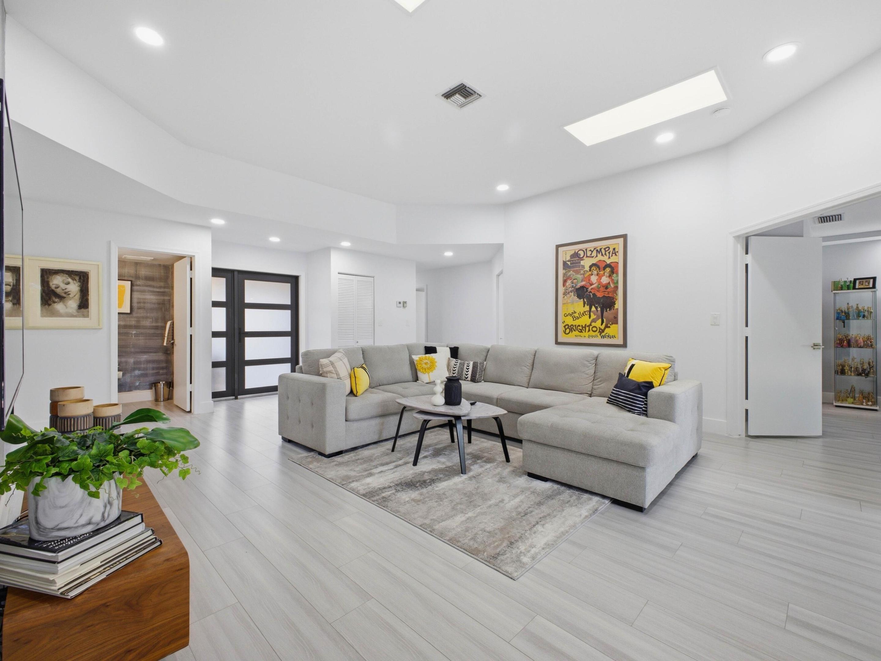 CYPRESS POINT VILLAS - Residential
