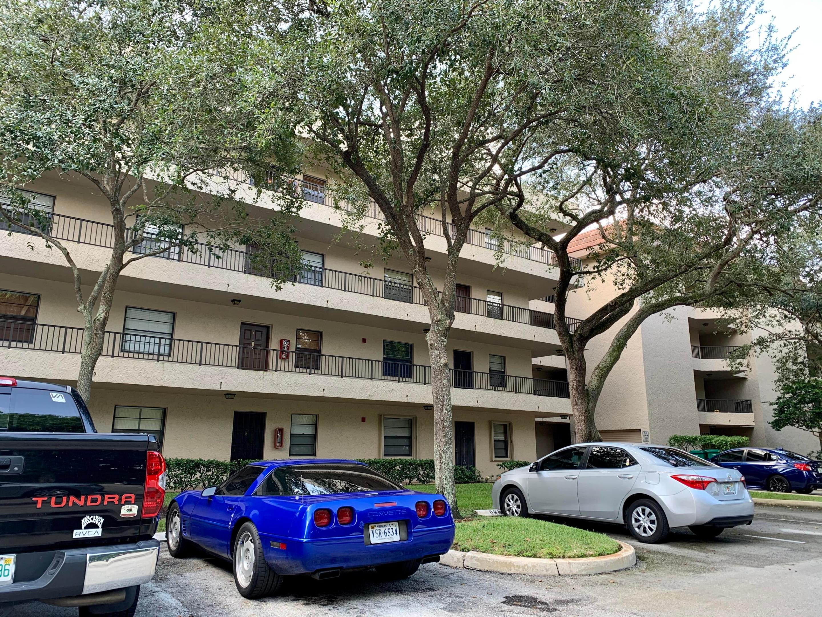 PLANTATION RACQUET CLUB - Residential