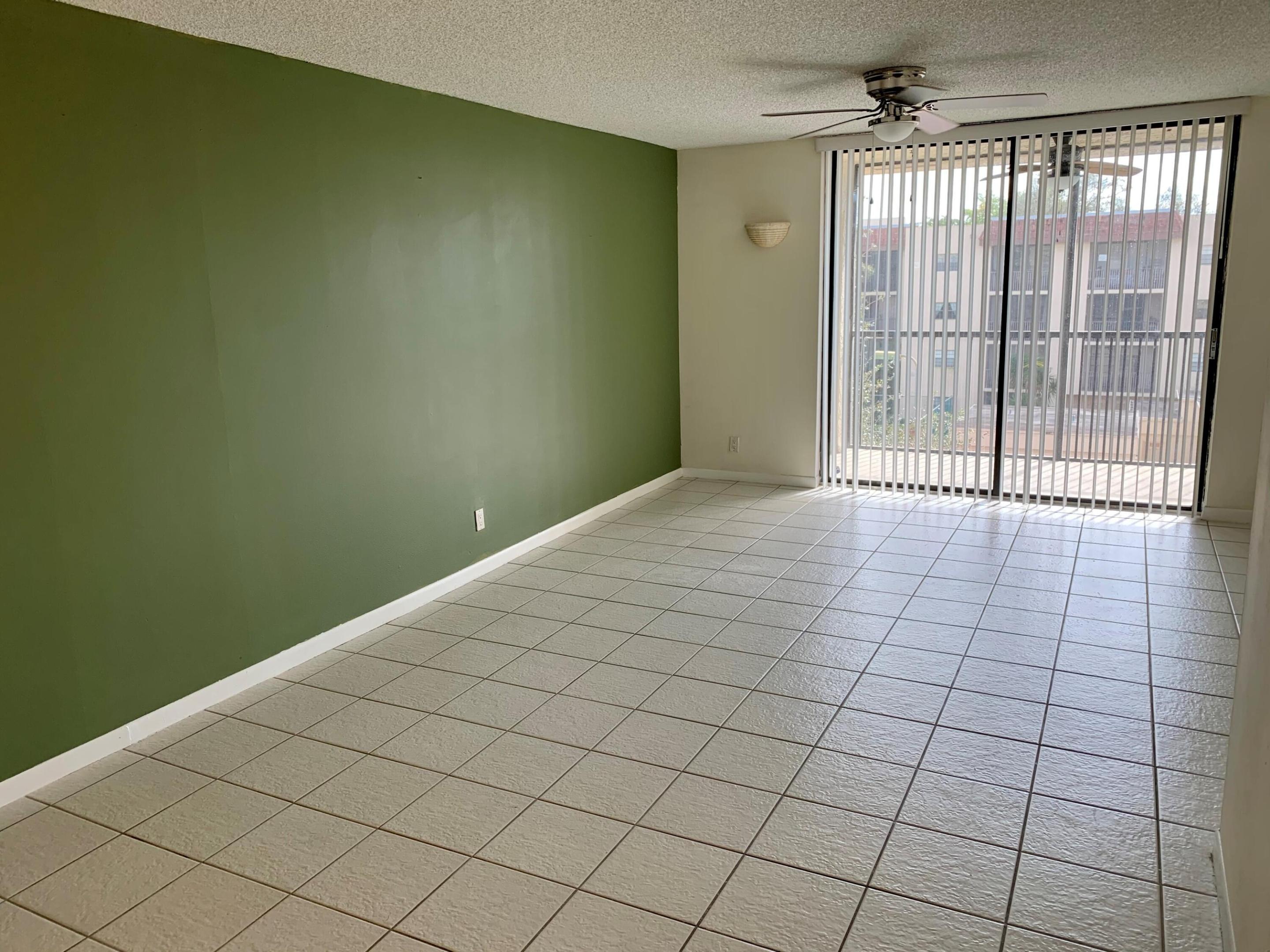 PLANTATION RACQUET CLUB - Residential