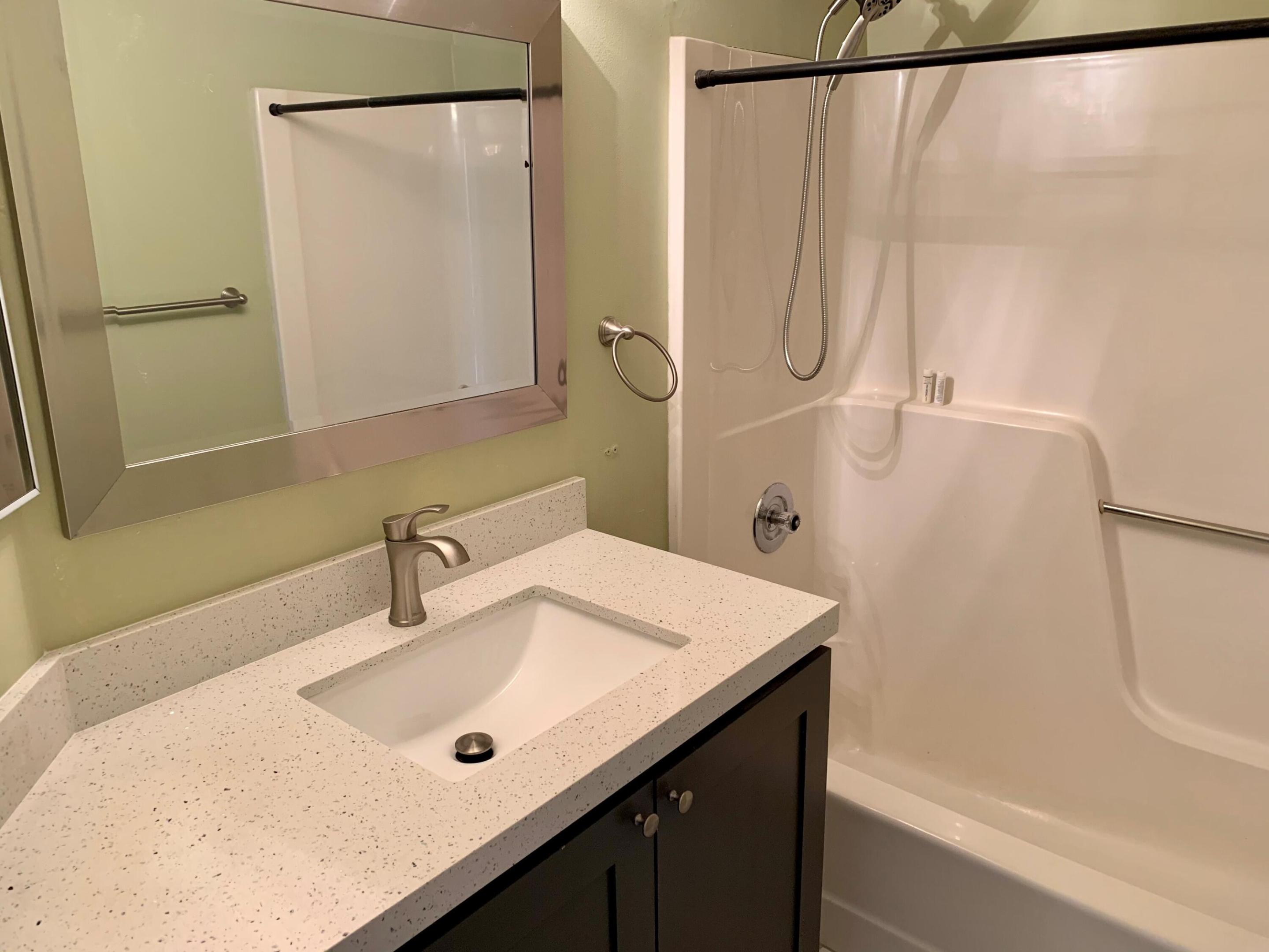 PLANTATION RACQUET CLUB - Residential