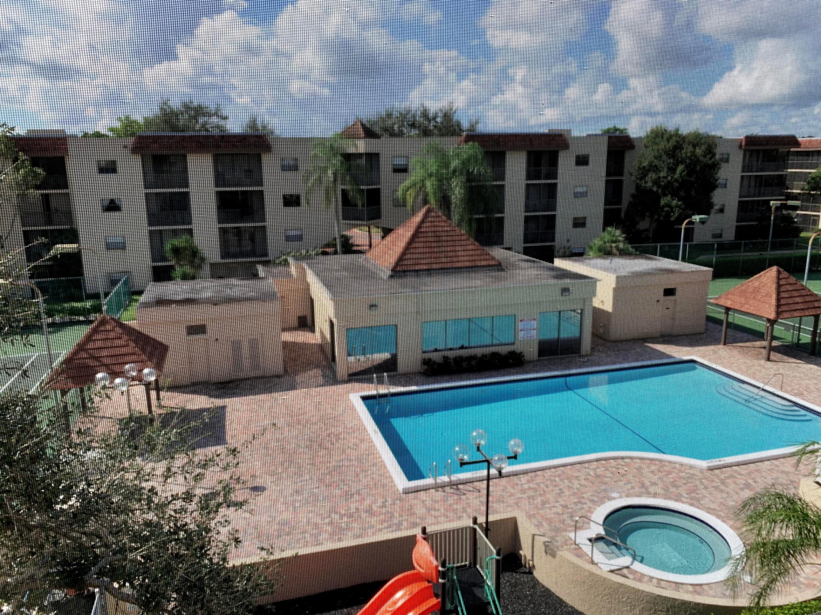 PLANTATION RACQUET CLUB - Residential