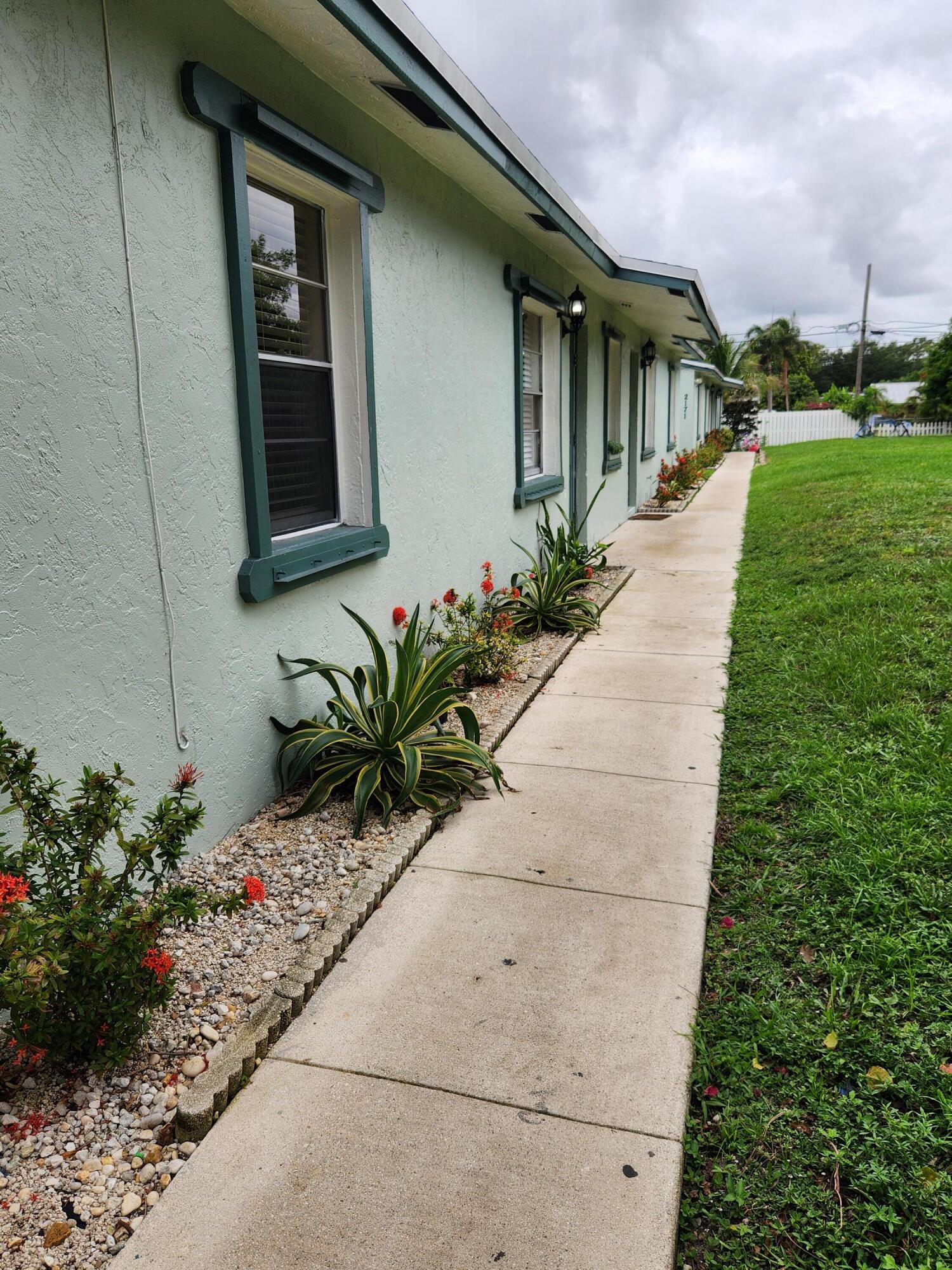 LAURA LANE UNREC ON AM-52 - Residential Lease