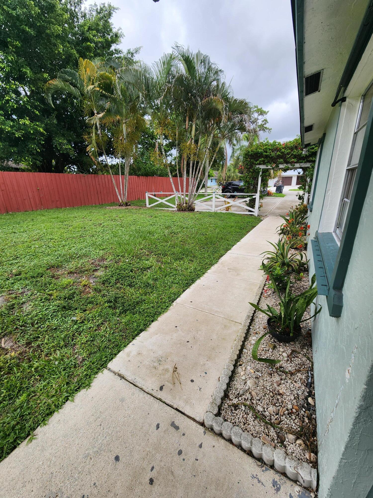 LAURA LANE UNREC ON AM-52 - Residential Lease