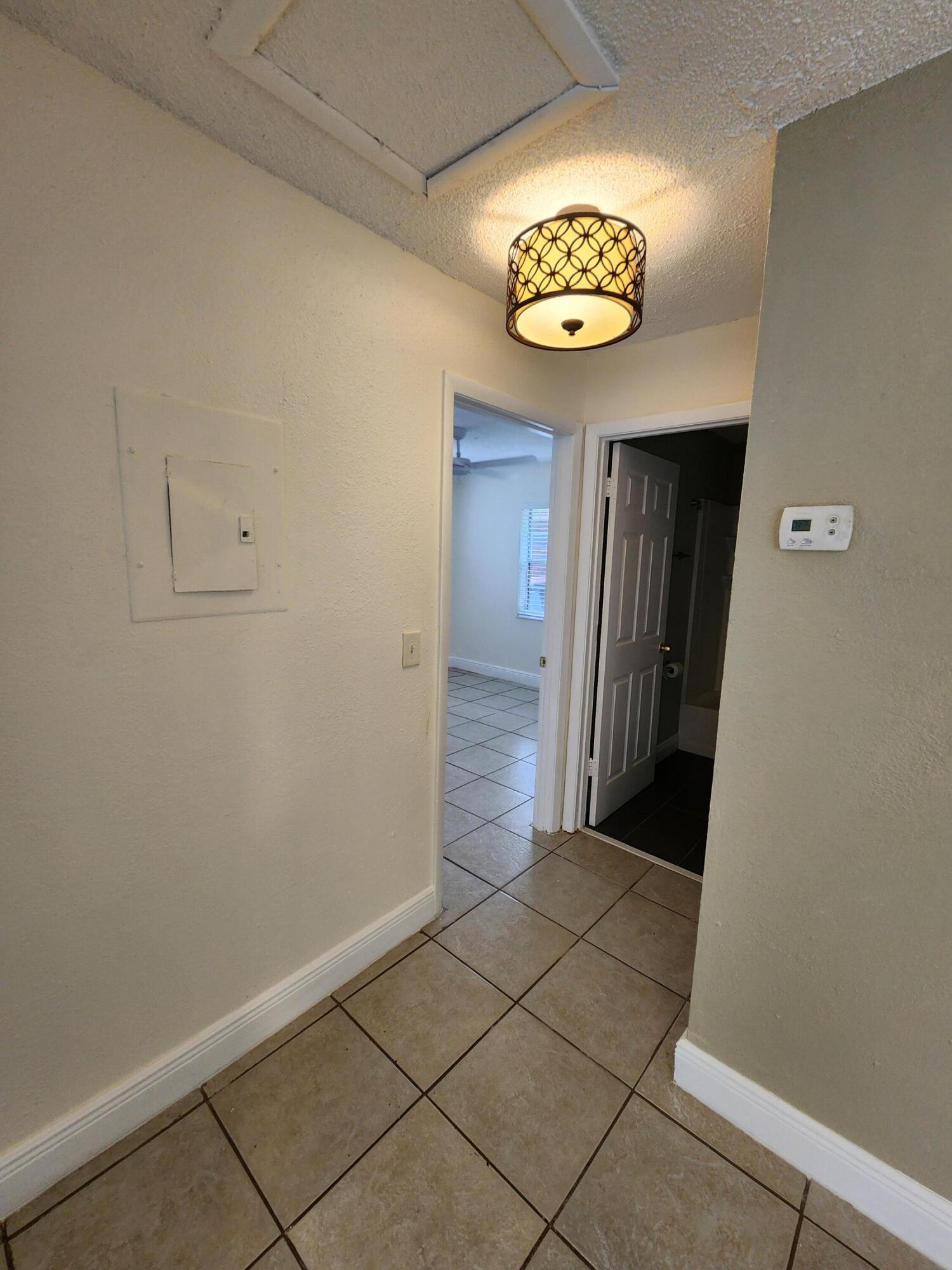 LAURA LANE UNREC ON AM-52 - Residential Lease