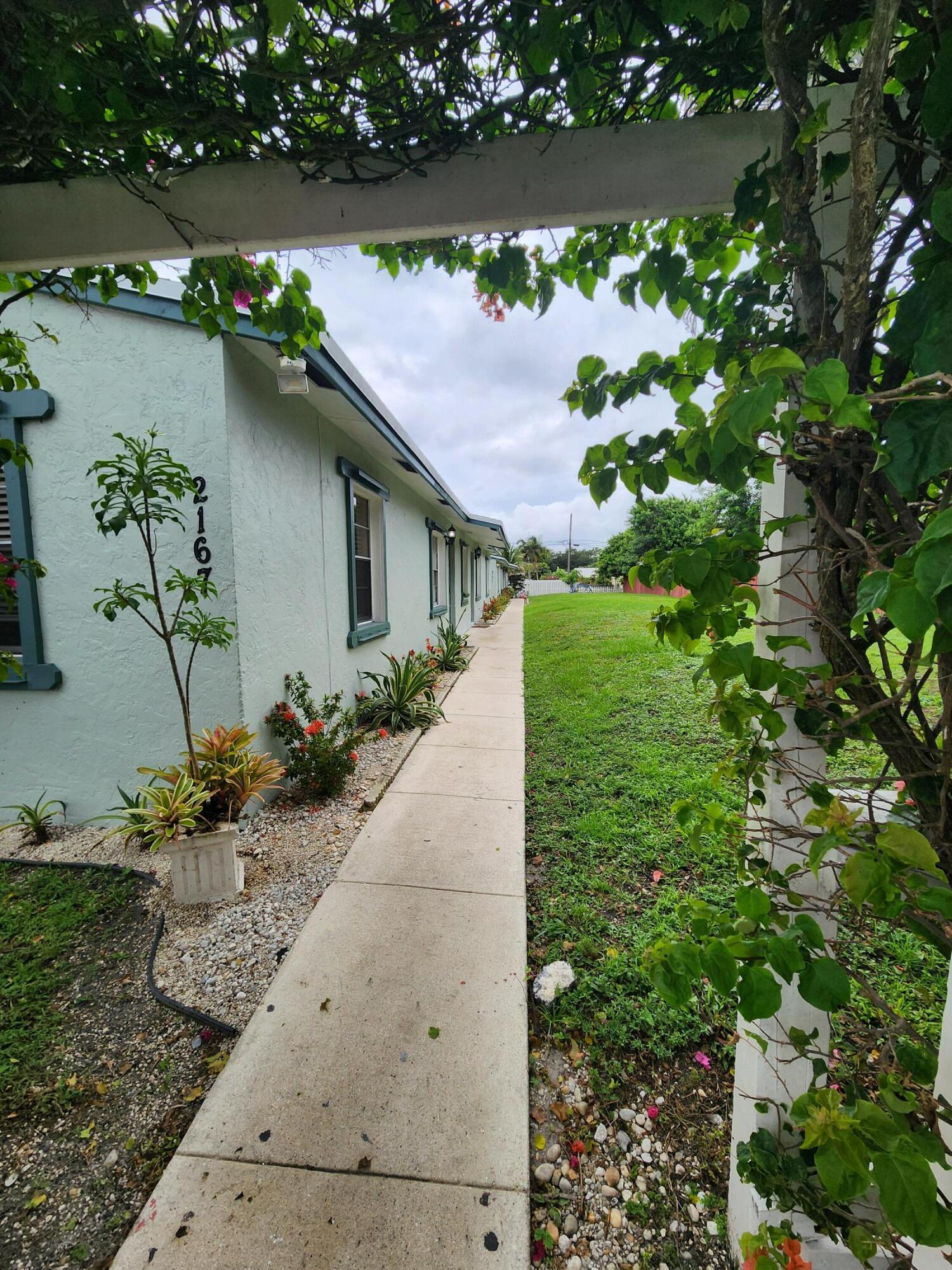 LAURA LANE UNREC ON AM-52 - Residential Lease