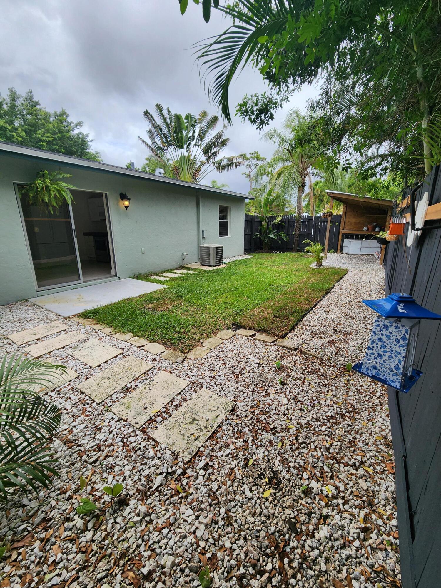 LAURA LANE UNREC ON AM-52 - Residential Lease