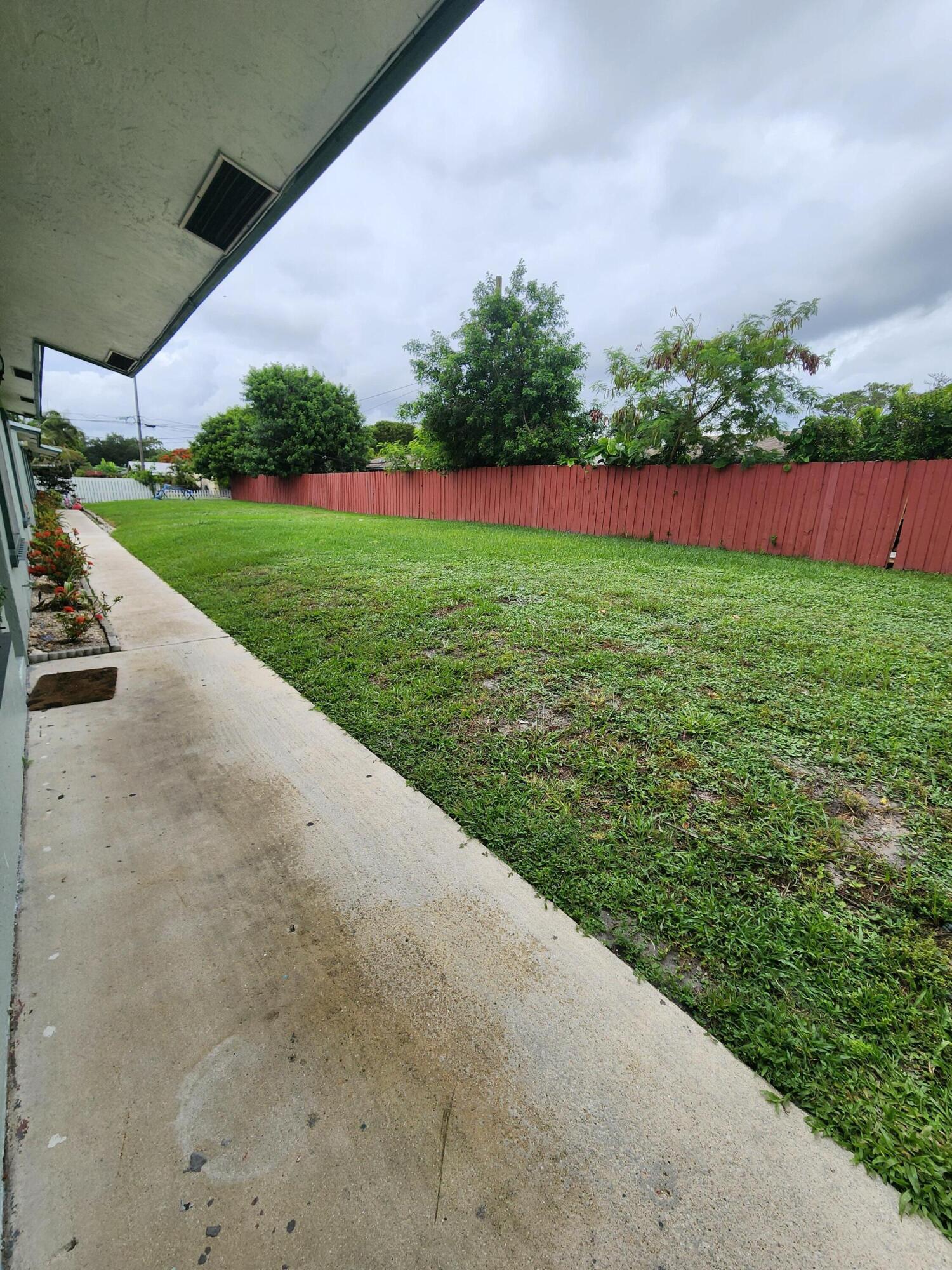 LAURA LANE UNREC ON AM-52 - Residential Lease