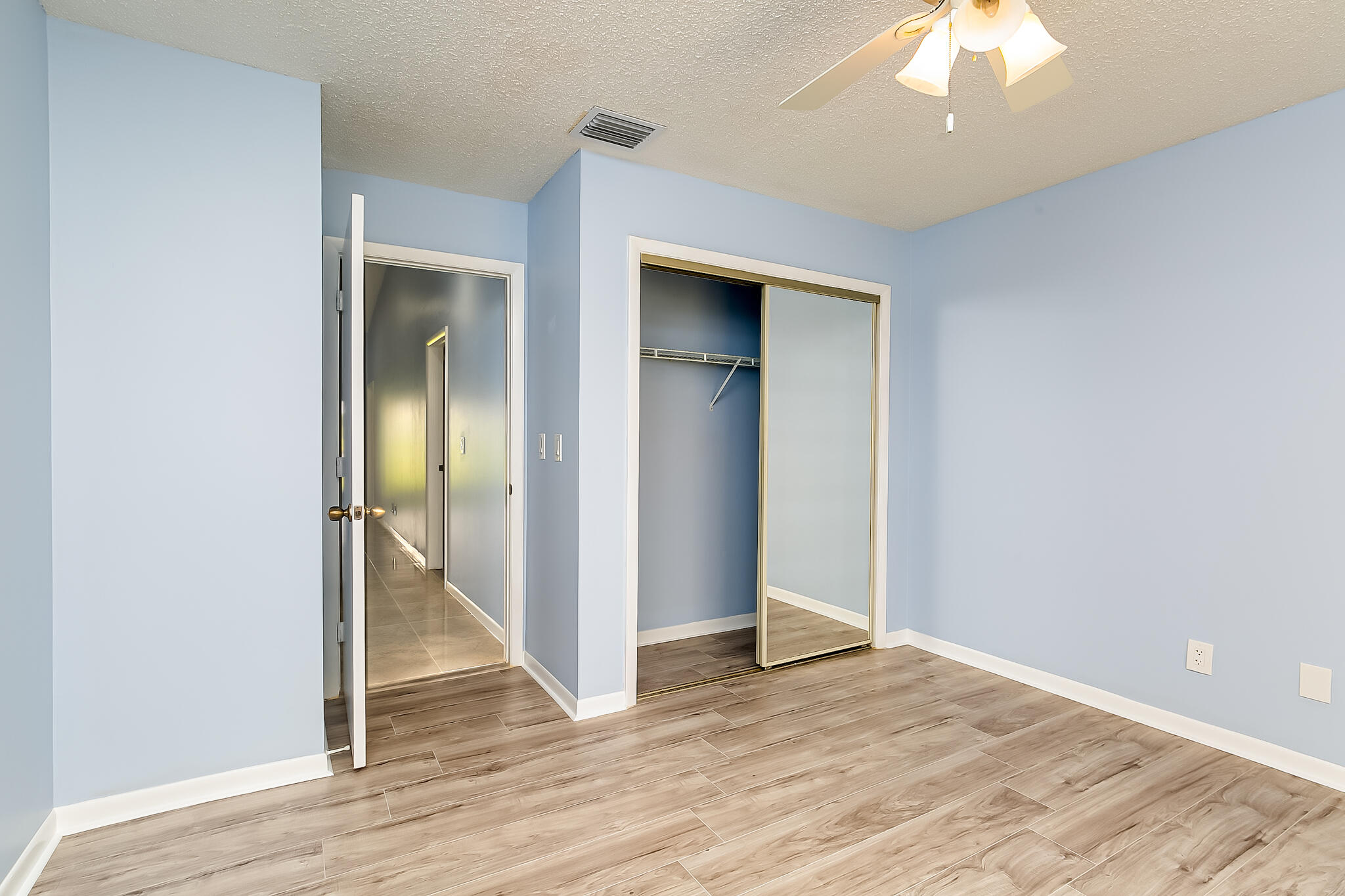VILLAS AT GATOR TRACE - Residential Lease