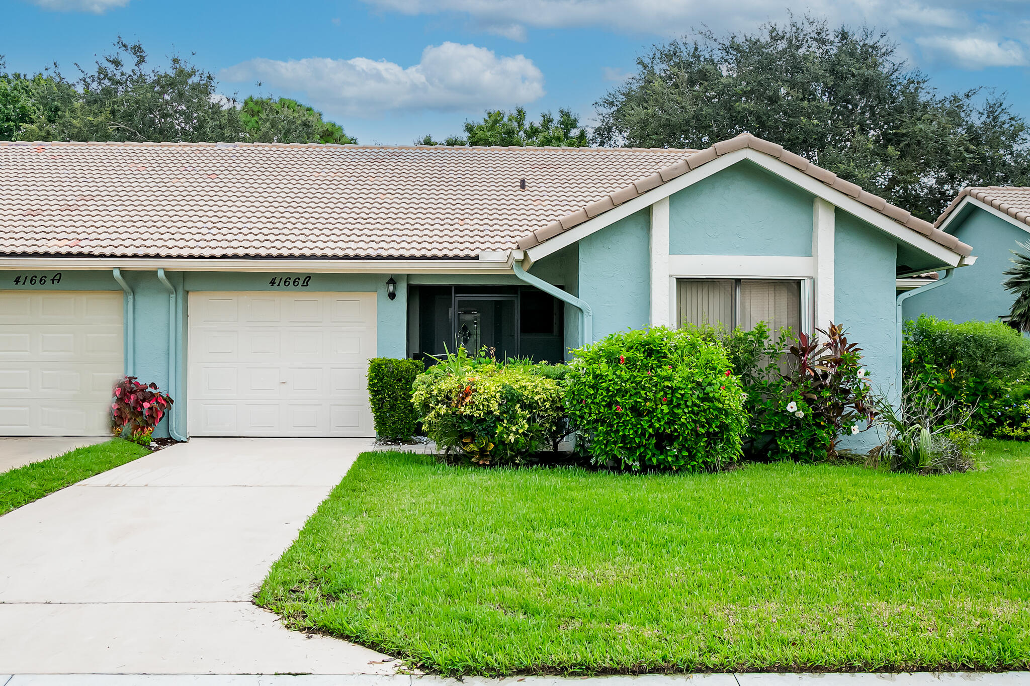 VILLAS AT GATOR TRACE - Residential Lease