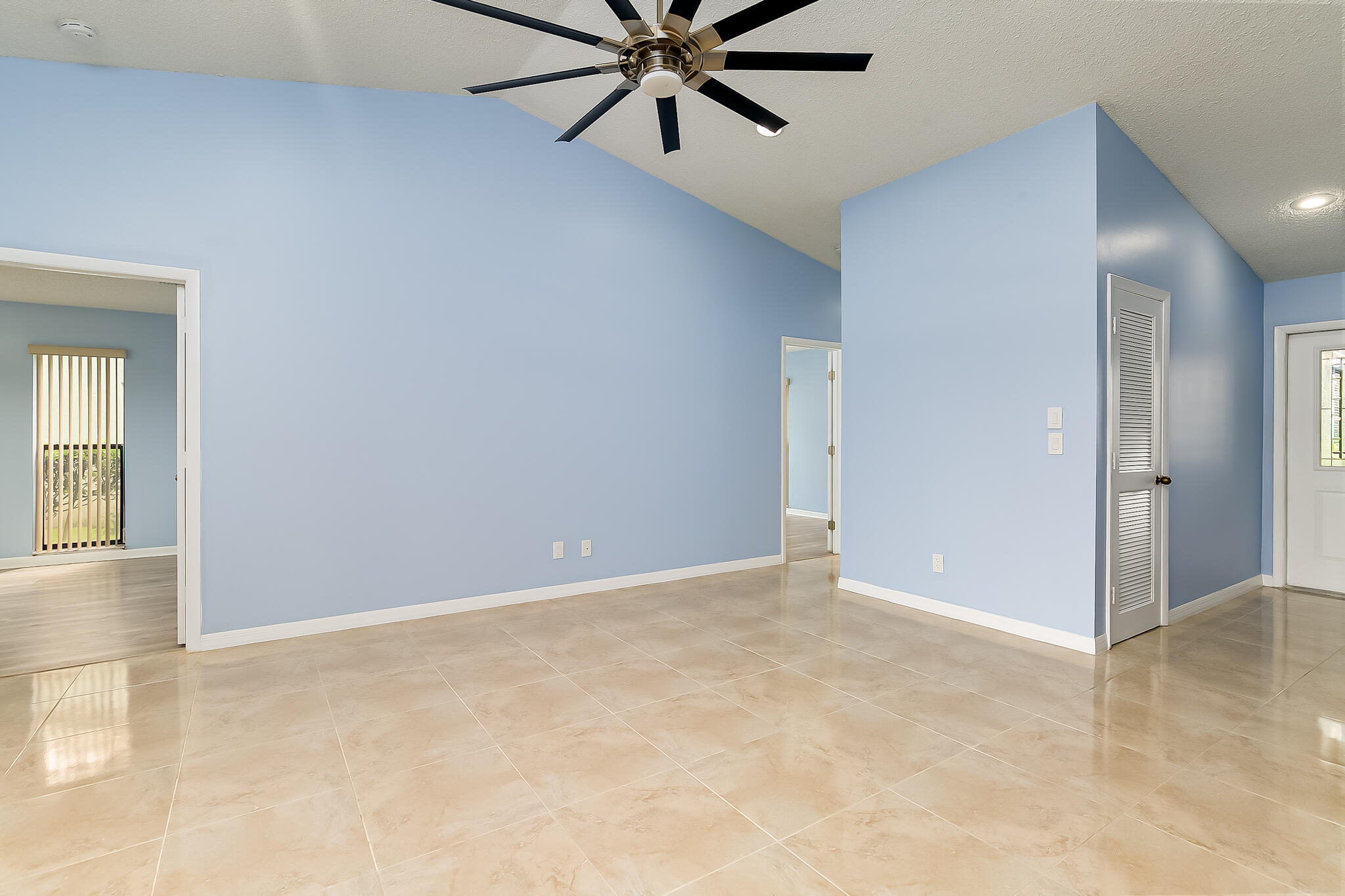 VILLAS AT GATOR TRACE - Residential Lease