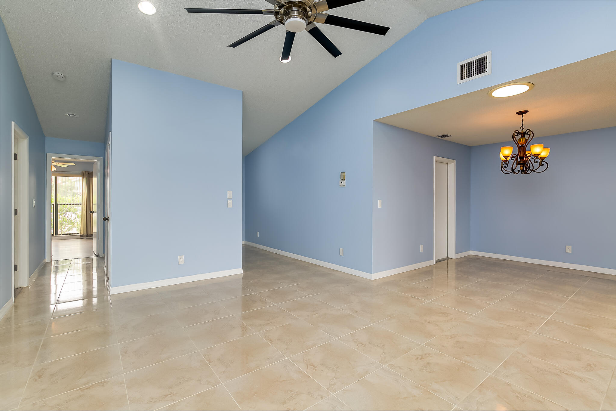 VILLAS AT GATOR TRACE - Residential Lease