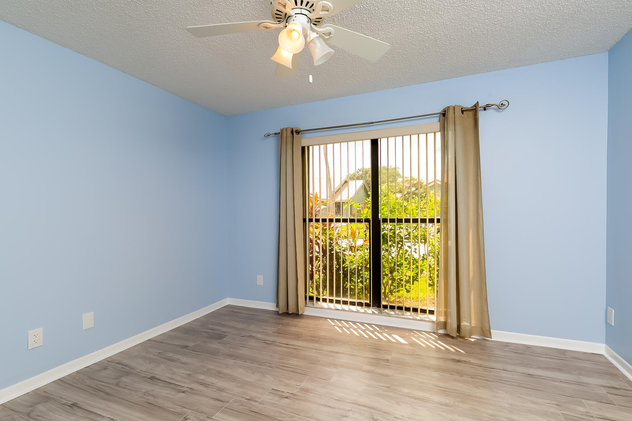 VILLAS AT GATOR TRACE - Residential Lease