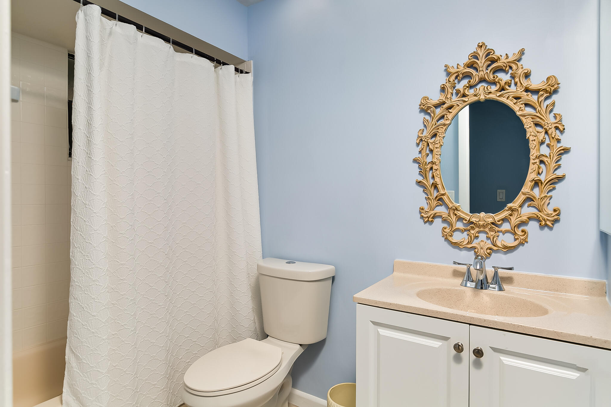 VILLAS AT GATOR TRACE - Residential Lease