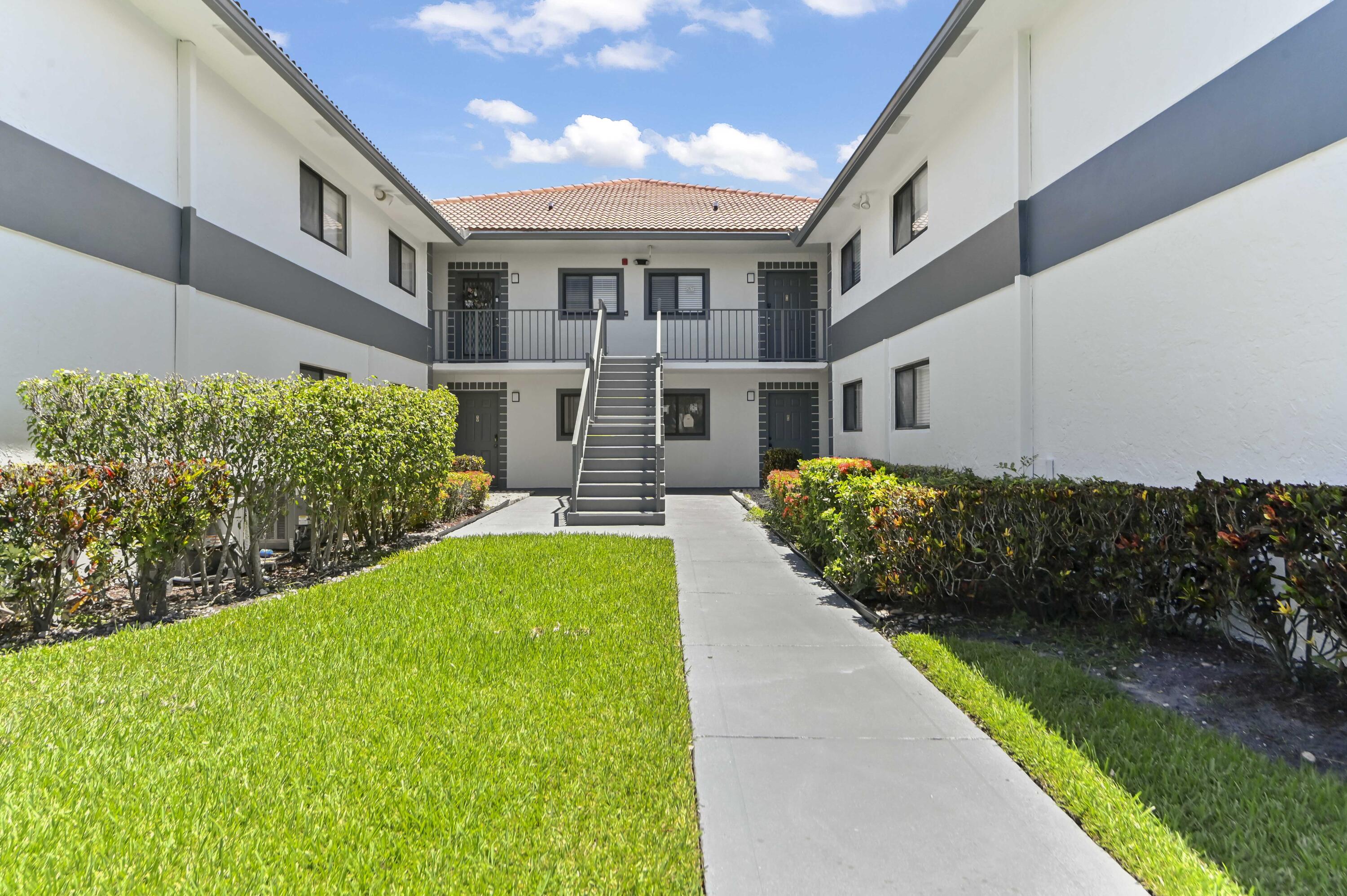 LAKES OF DELRAY - Residential Lease
