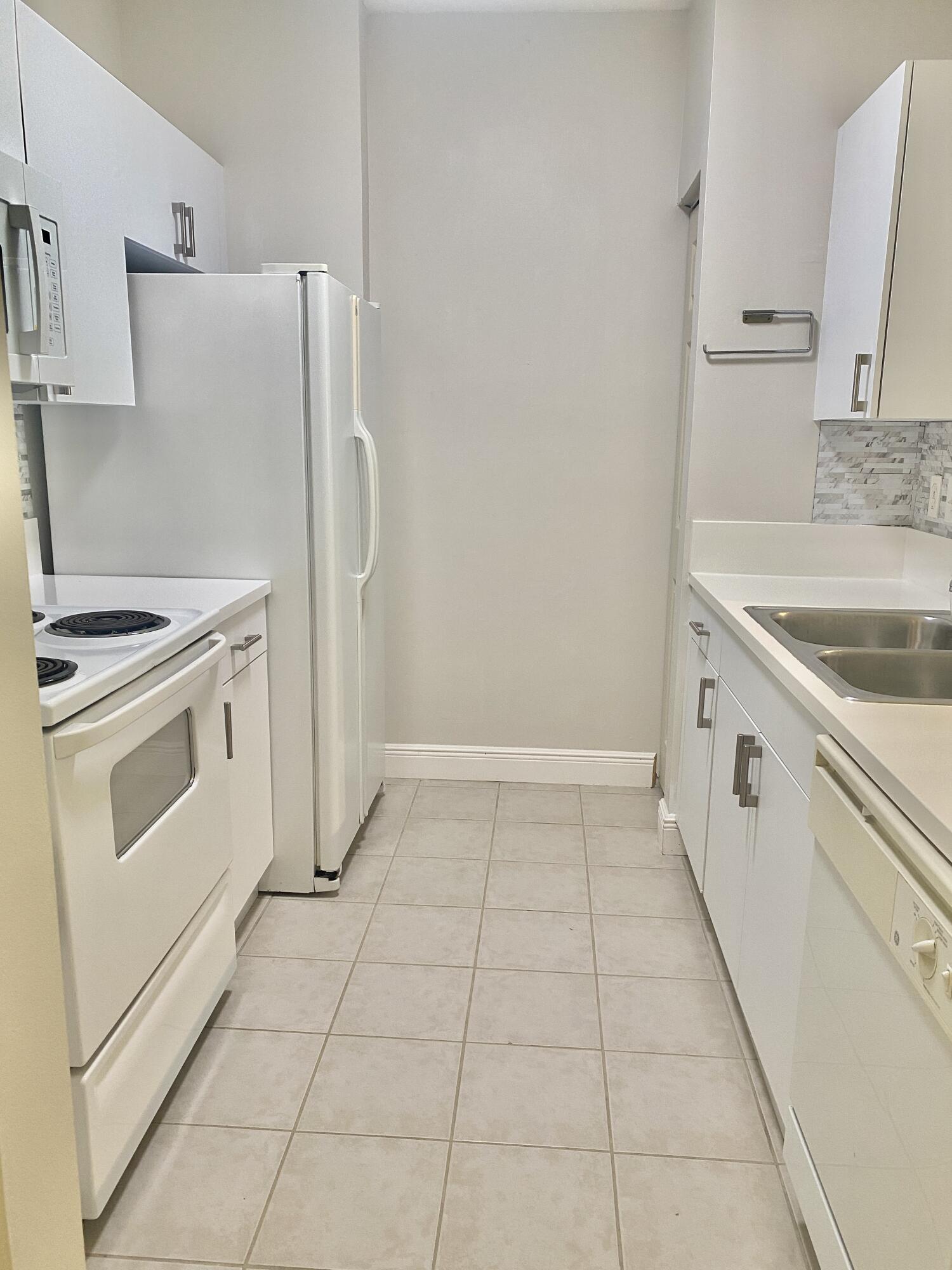 COURTYARDS IN CITYPLACE CONDO - Residential Lease