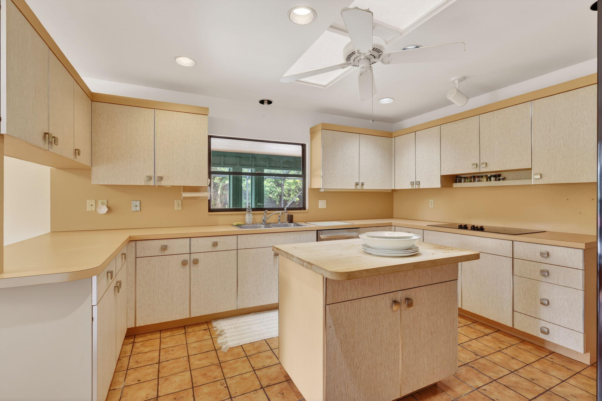 CRANE CREEK RACQUET CLUB - Residential