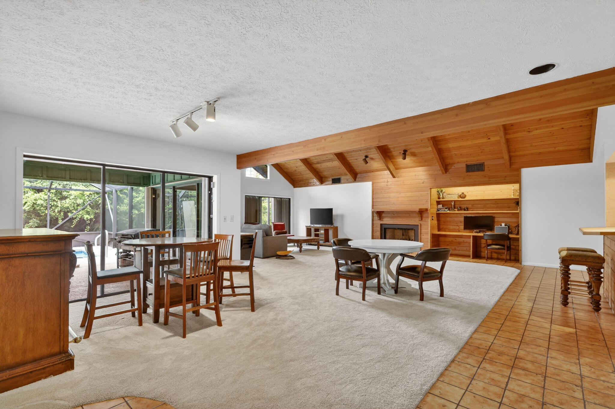 CRANE CREEK RACQUET CLUB - Residential
