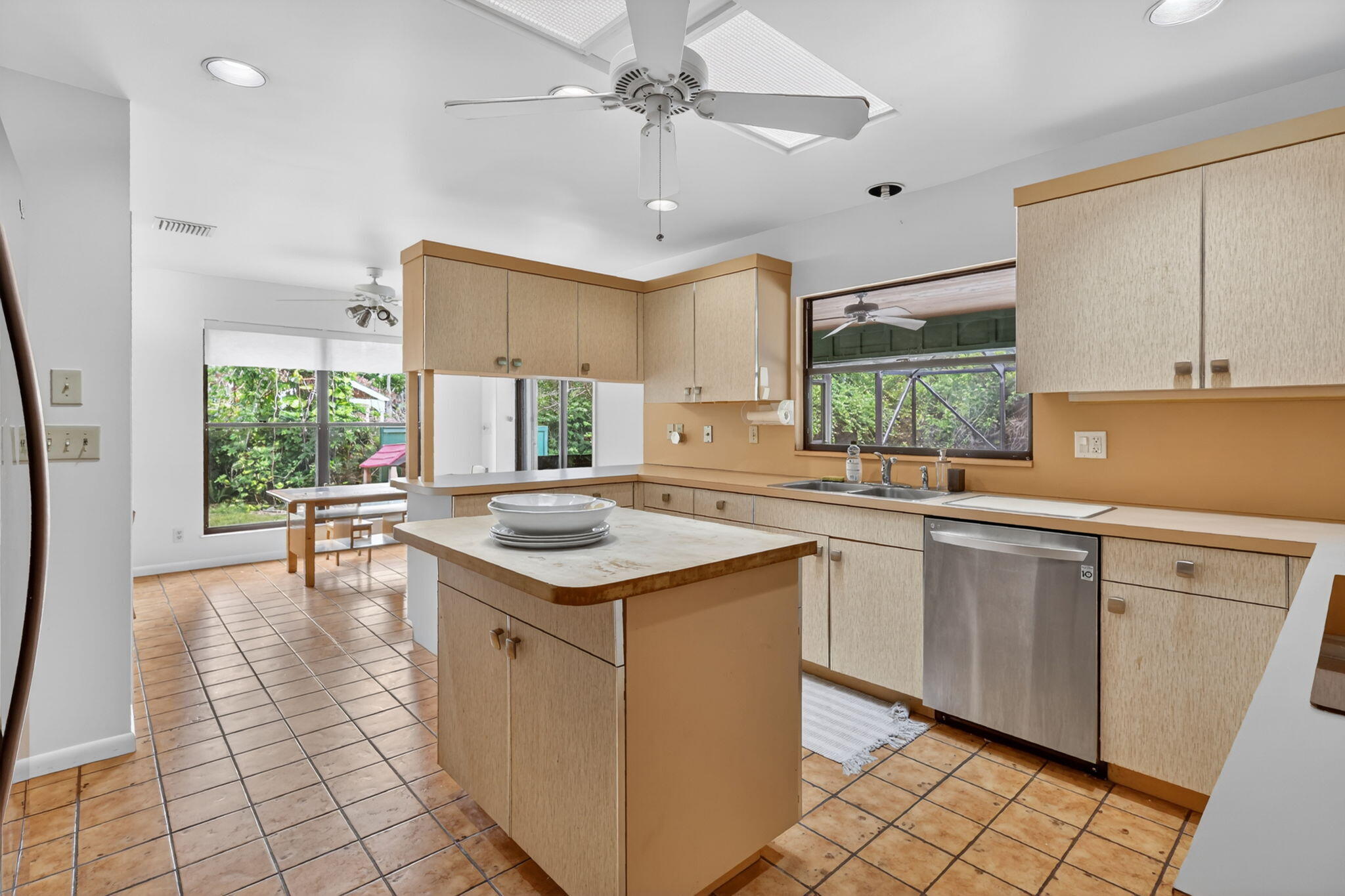CRANE CREEK RACQUET CLUB - Residential