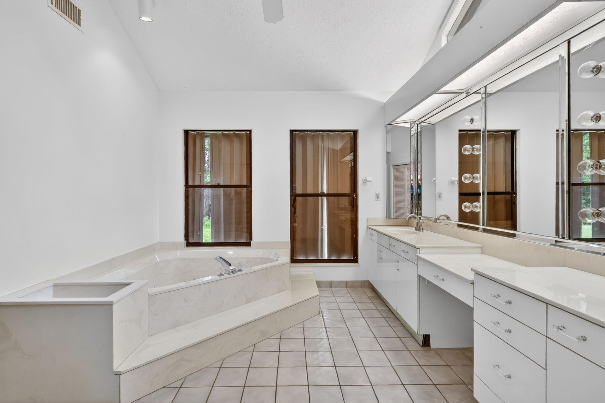 CRANE CREEK RACQUET CLUB - Residential