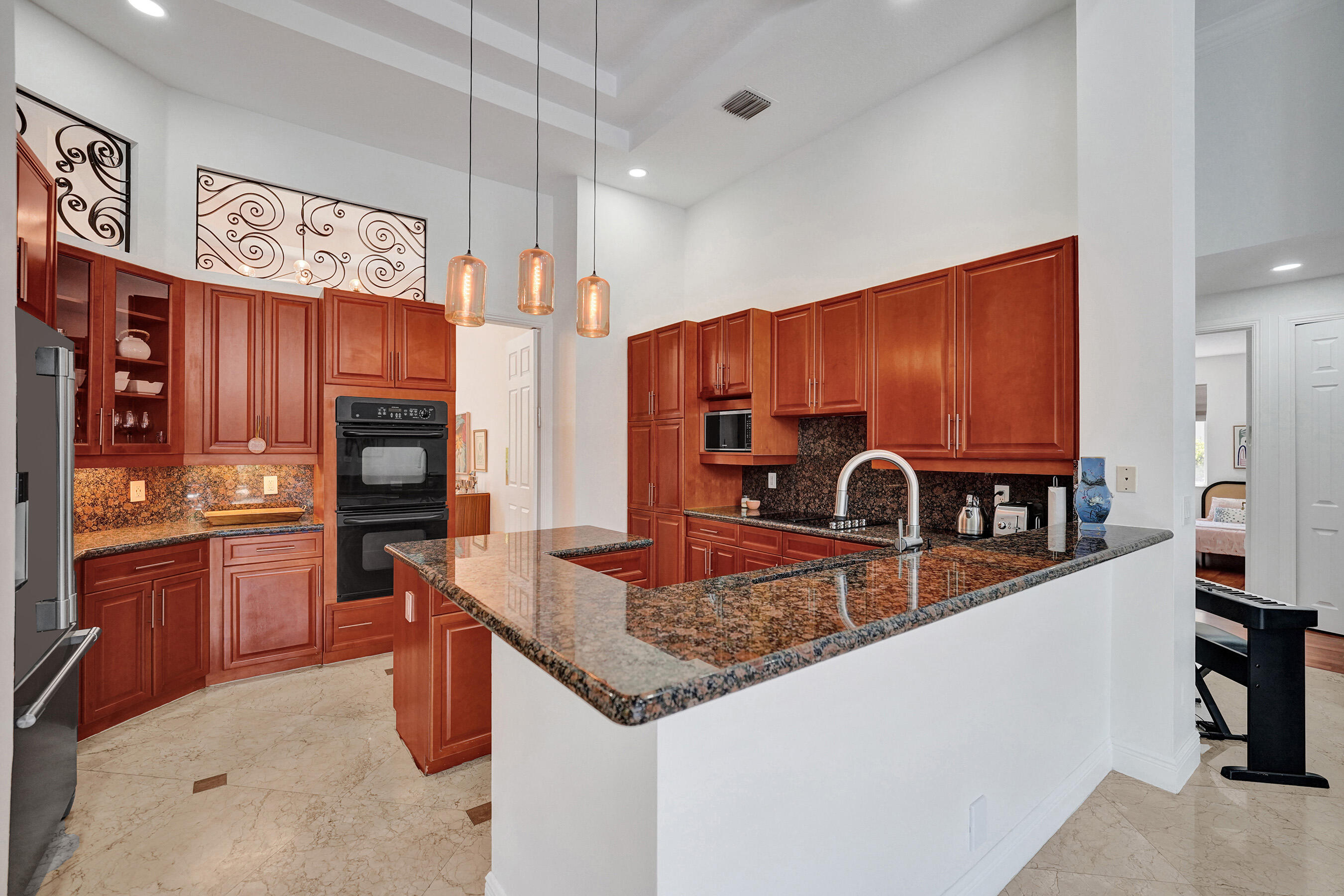 HOLLYWOOD OAKS - Residential