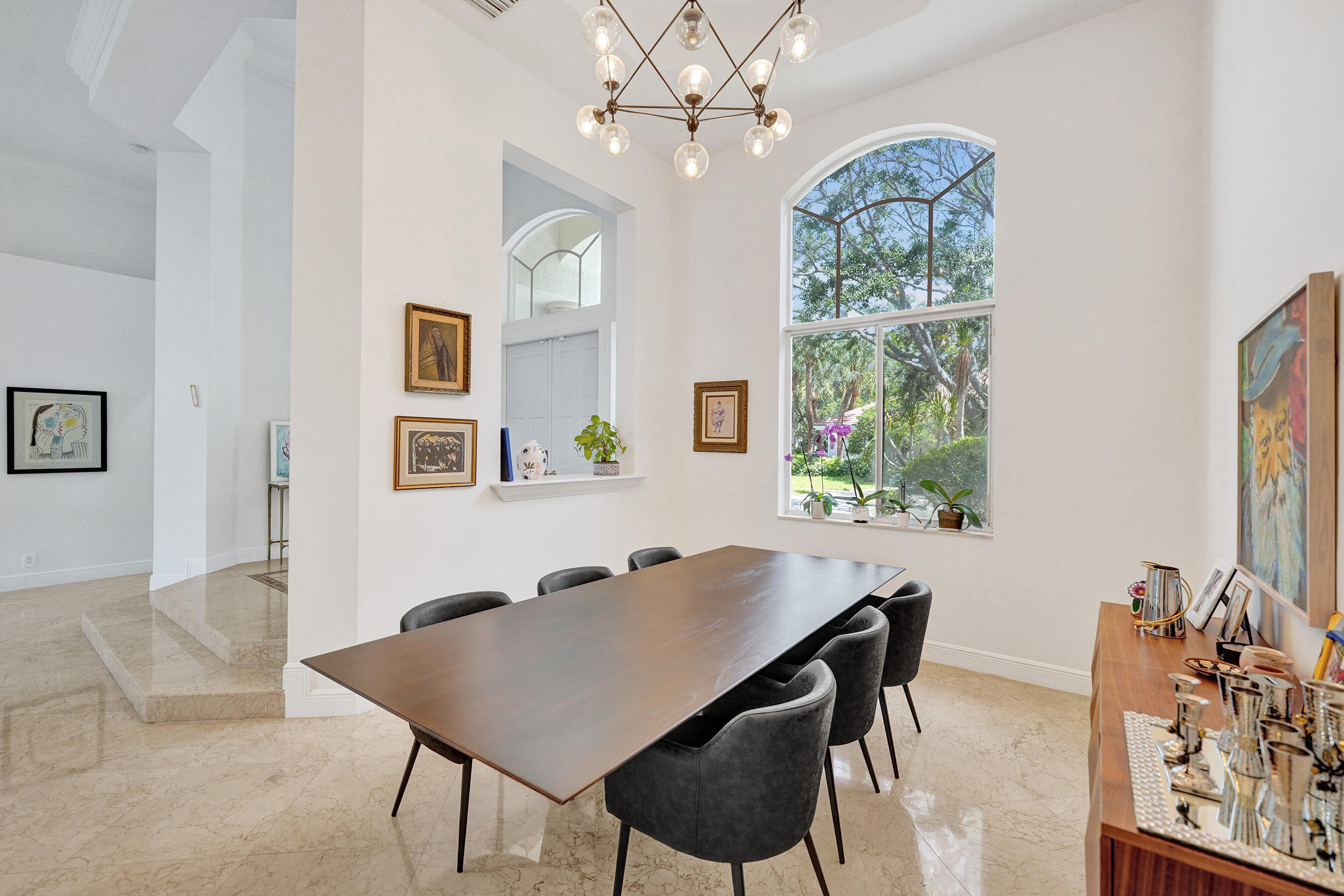 HOLLYWOOD OAKS - Residential