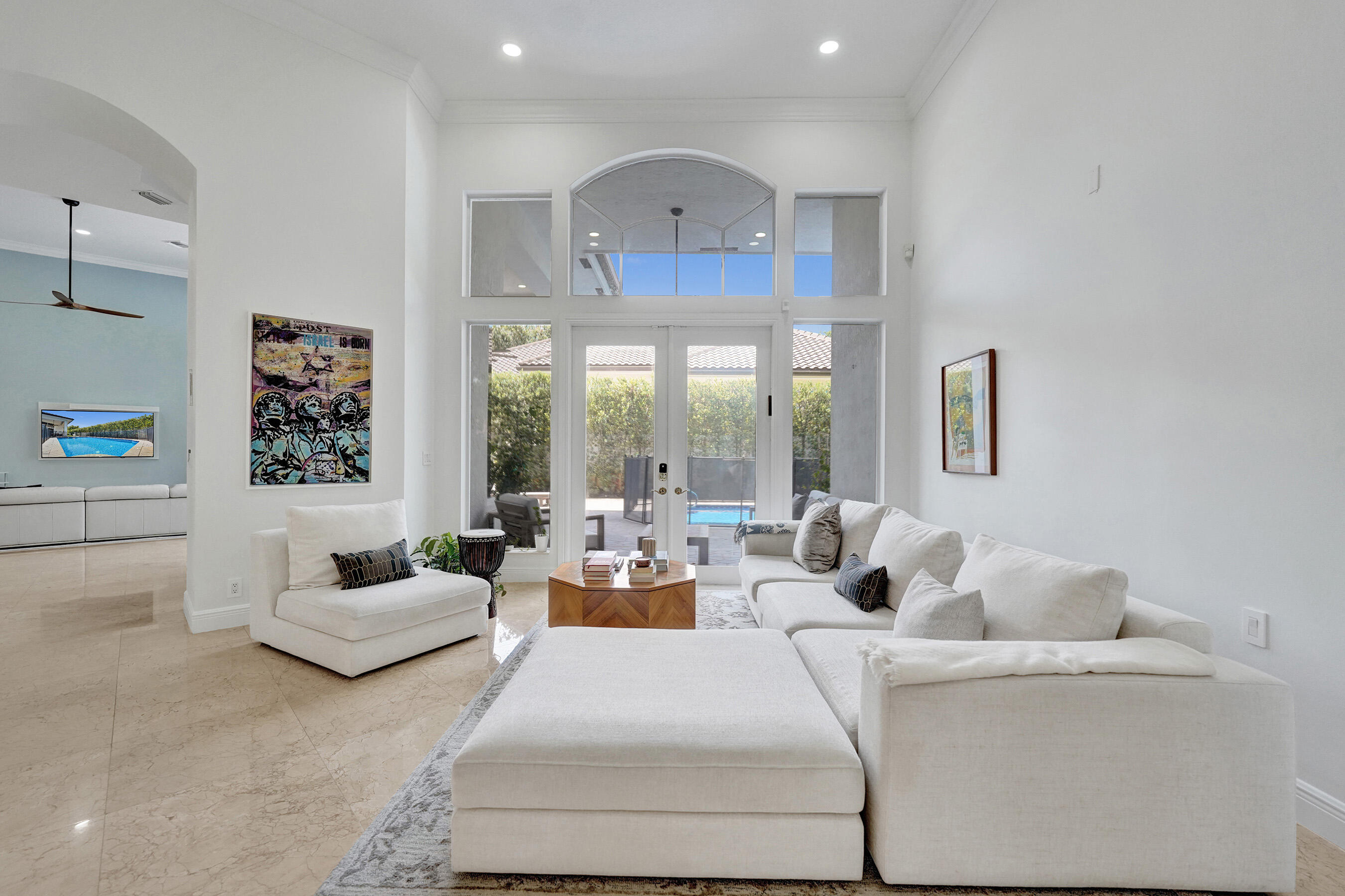 HOLLYWOOD OAKS - Residential