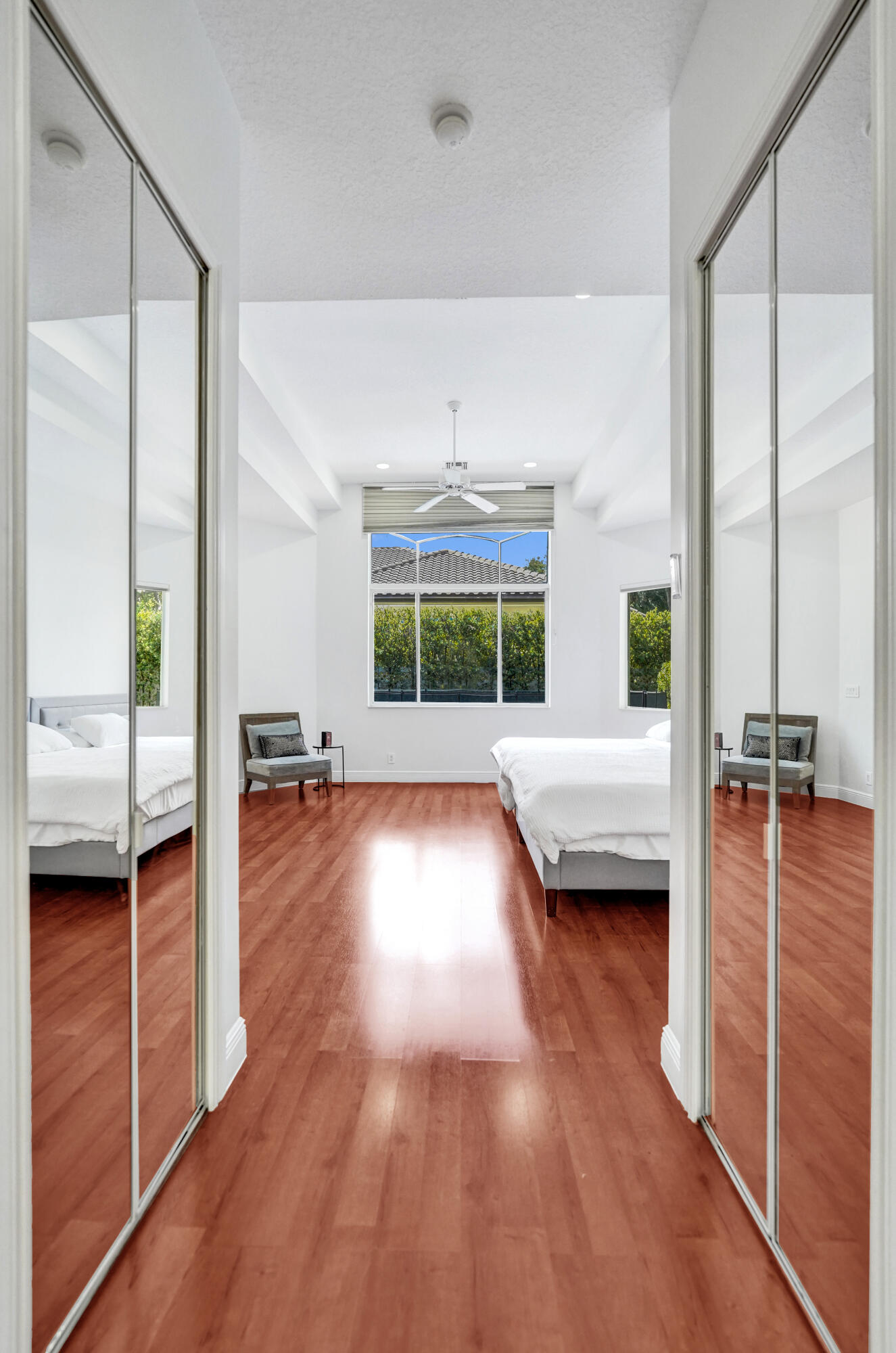 HOLLYWOOD OAKS - Residential