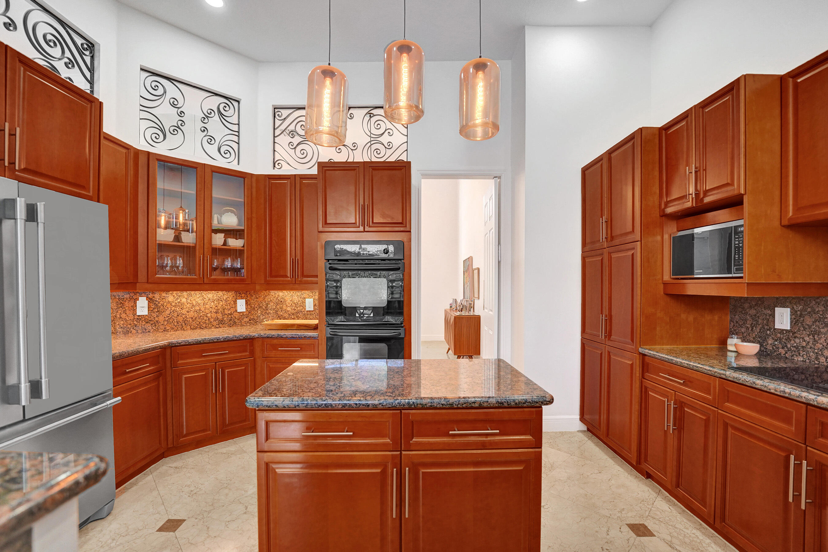 HOLLYWOOD OAKS - Residential