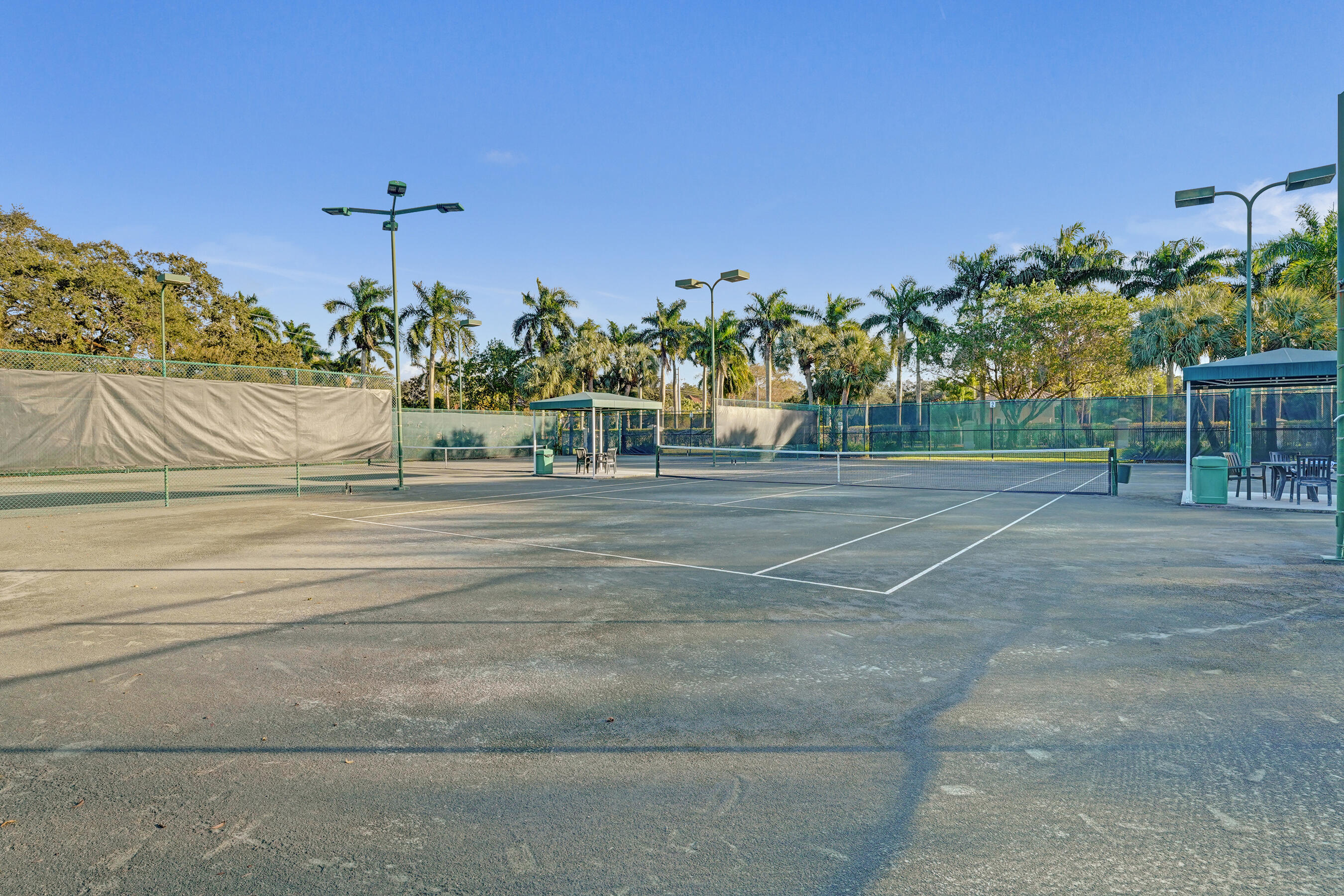 HOLLYWOOD OAKS - Residential