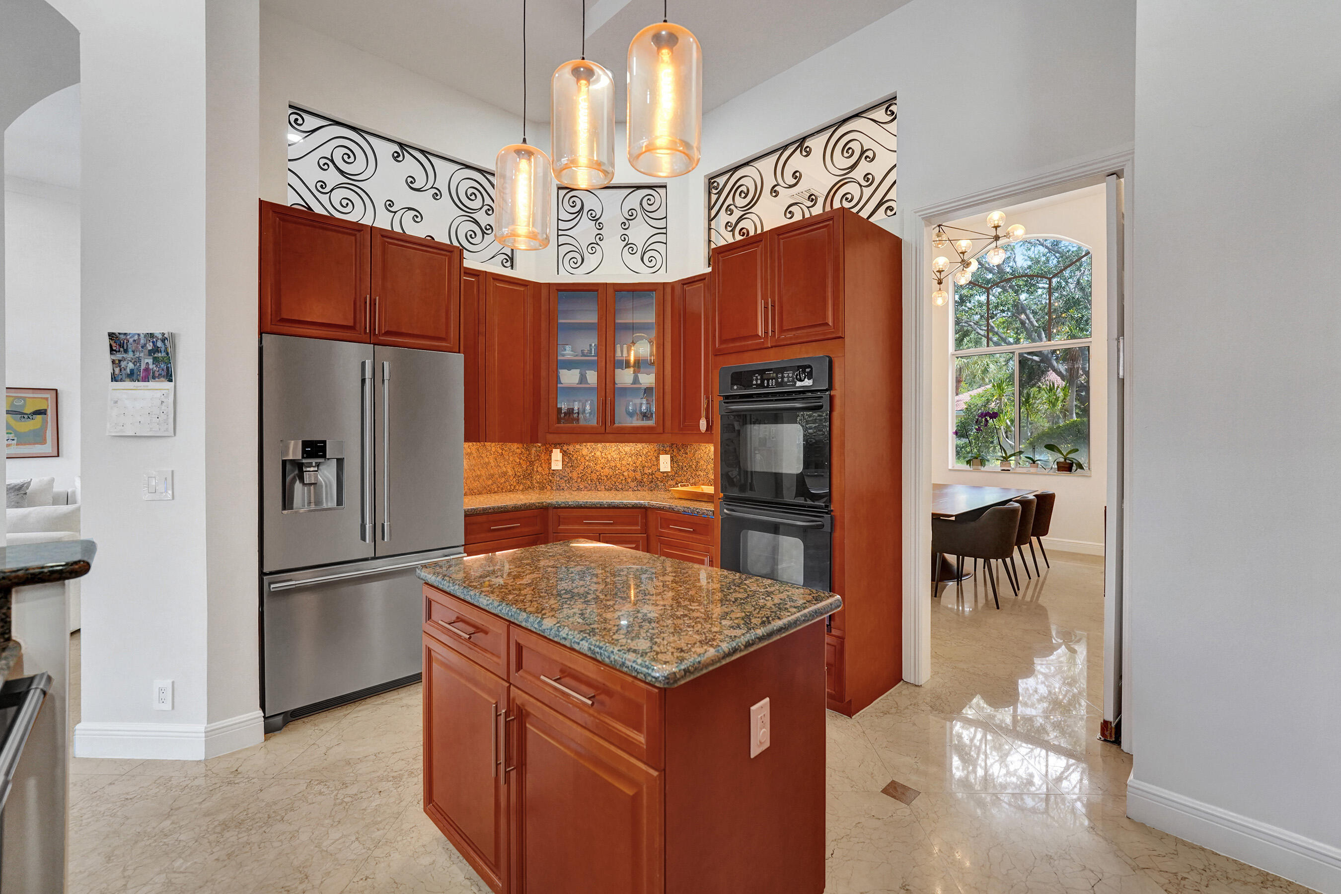 HOLLYWOOD OAKS - Residential