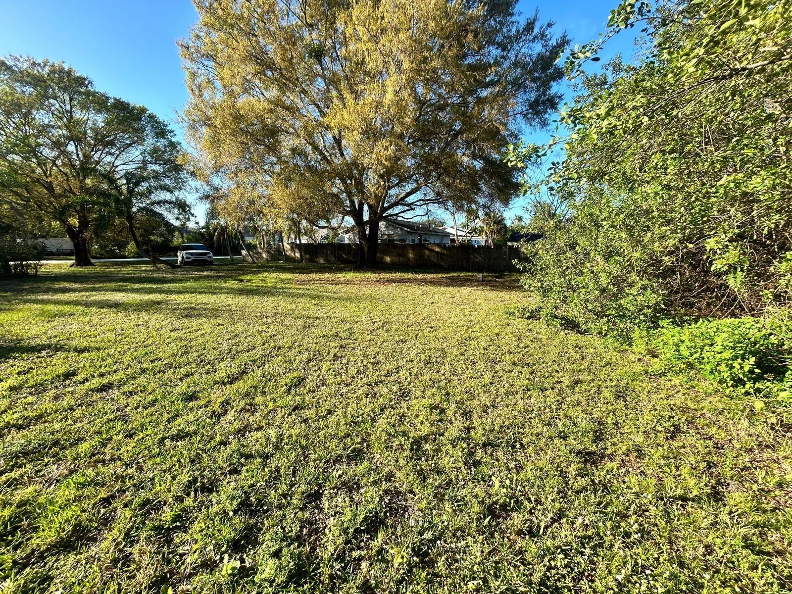 VERO LAKE ESTATES UNIT H-1 - Land