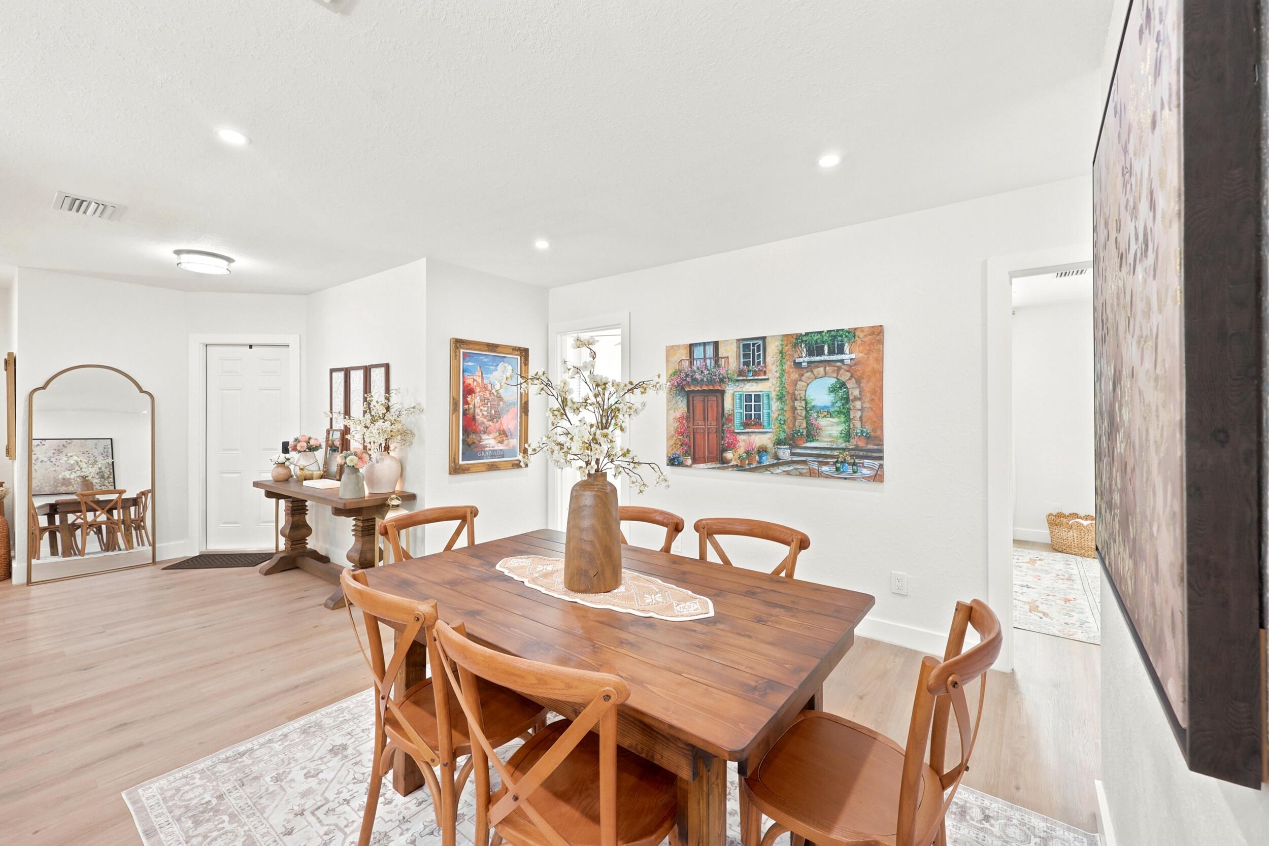 COLONIAL ESTATES - Residential