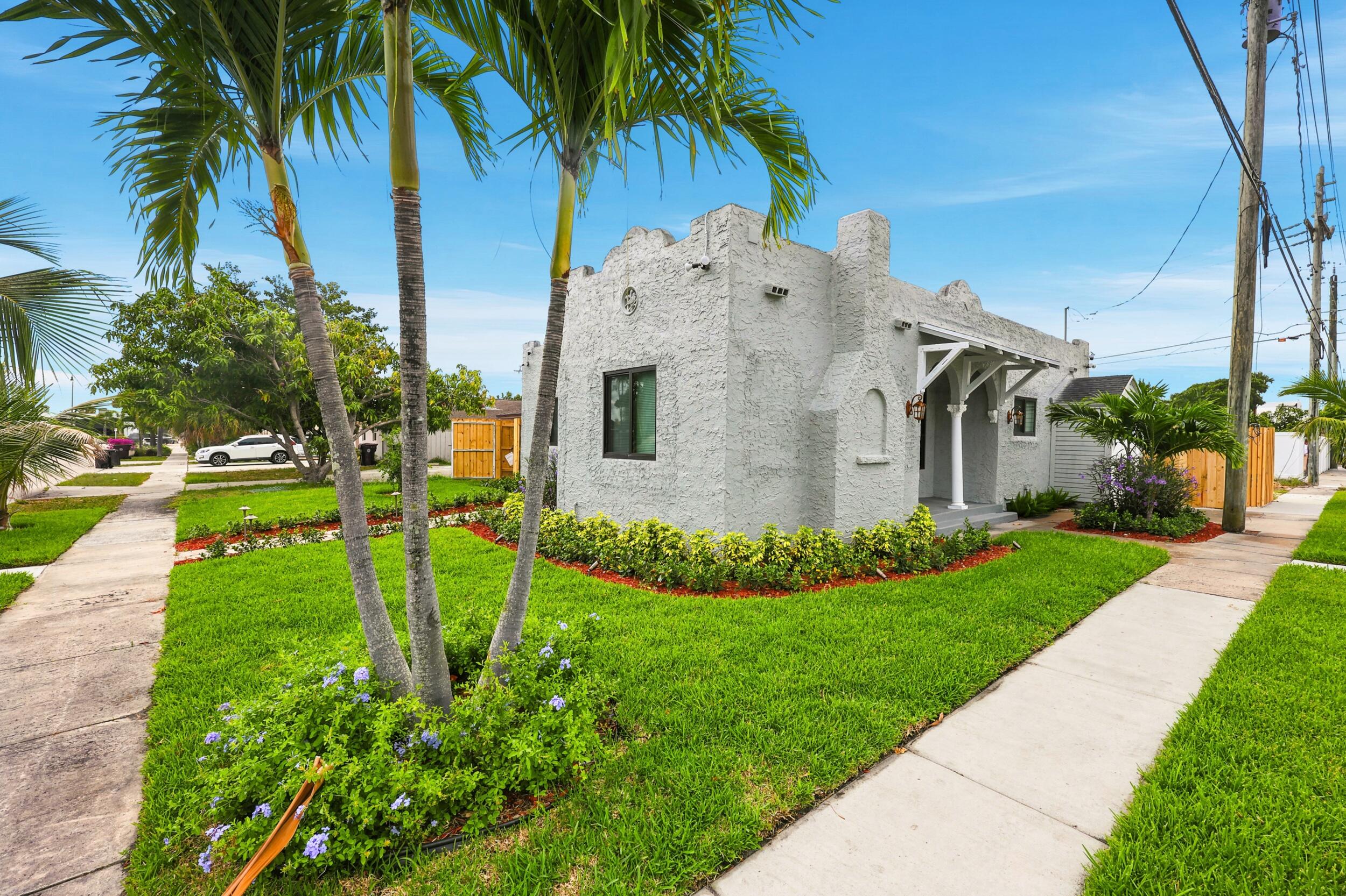 COLONIAL ESTATES - Residential