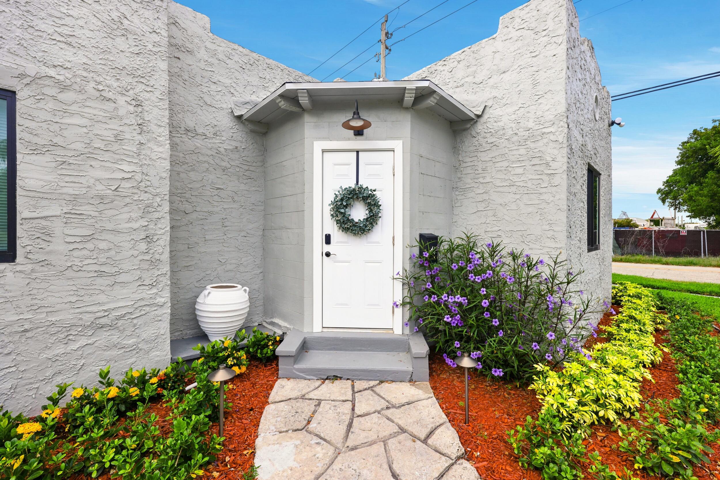 COLONIAL ESTATES - Residential