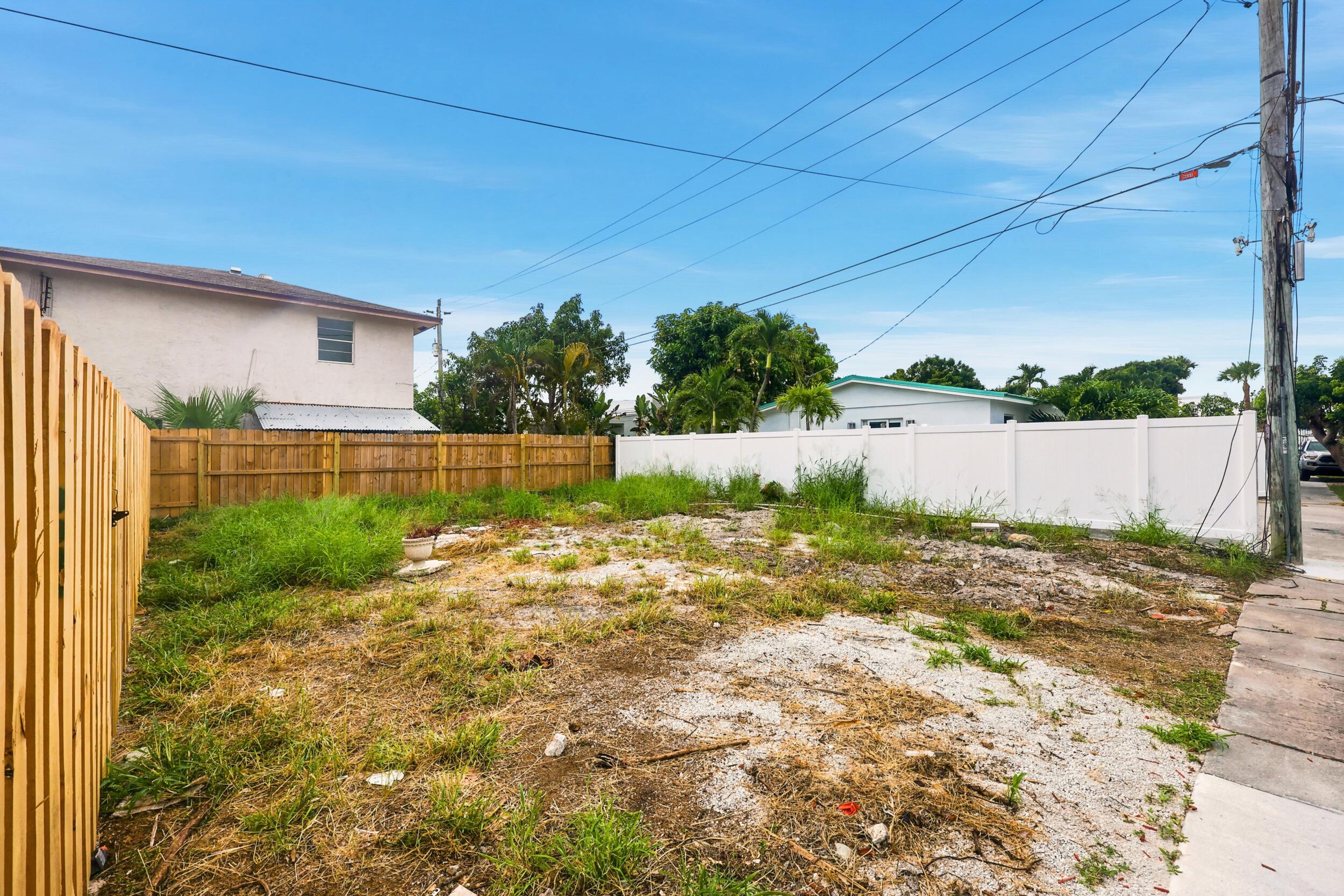 COLONIAL ESTATES - Residential