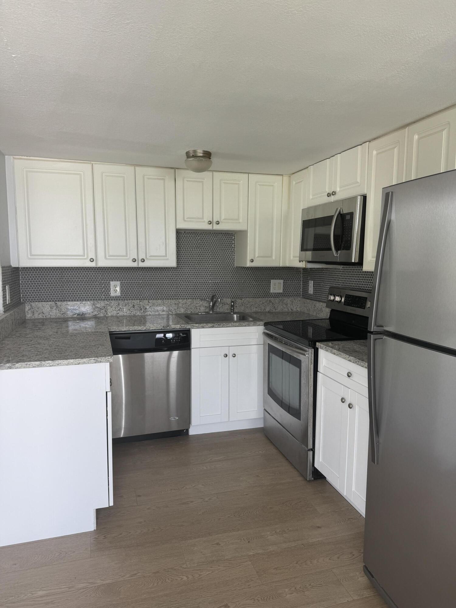 APARTMENTS AT TIMBERLAKE CONDO - Residential Lease