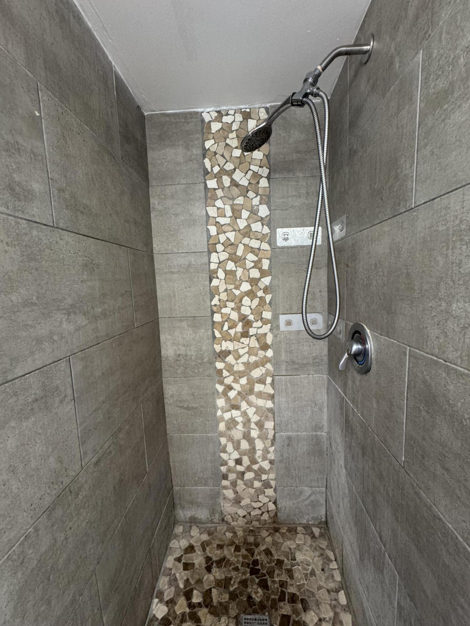 APARTMENTS AT TIMBERLAKE CONDO - Residential Lease