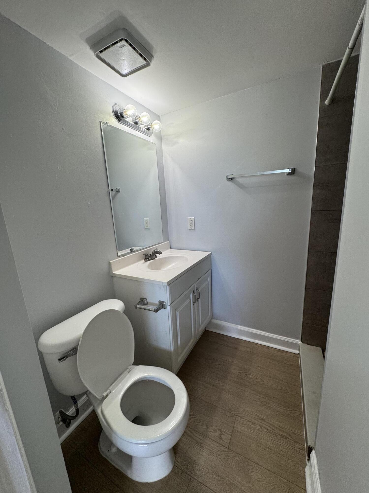 APARTMENTS AT TIMBERLAKE CONDO - Residential Lease