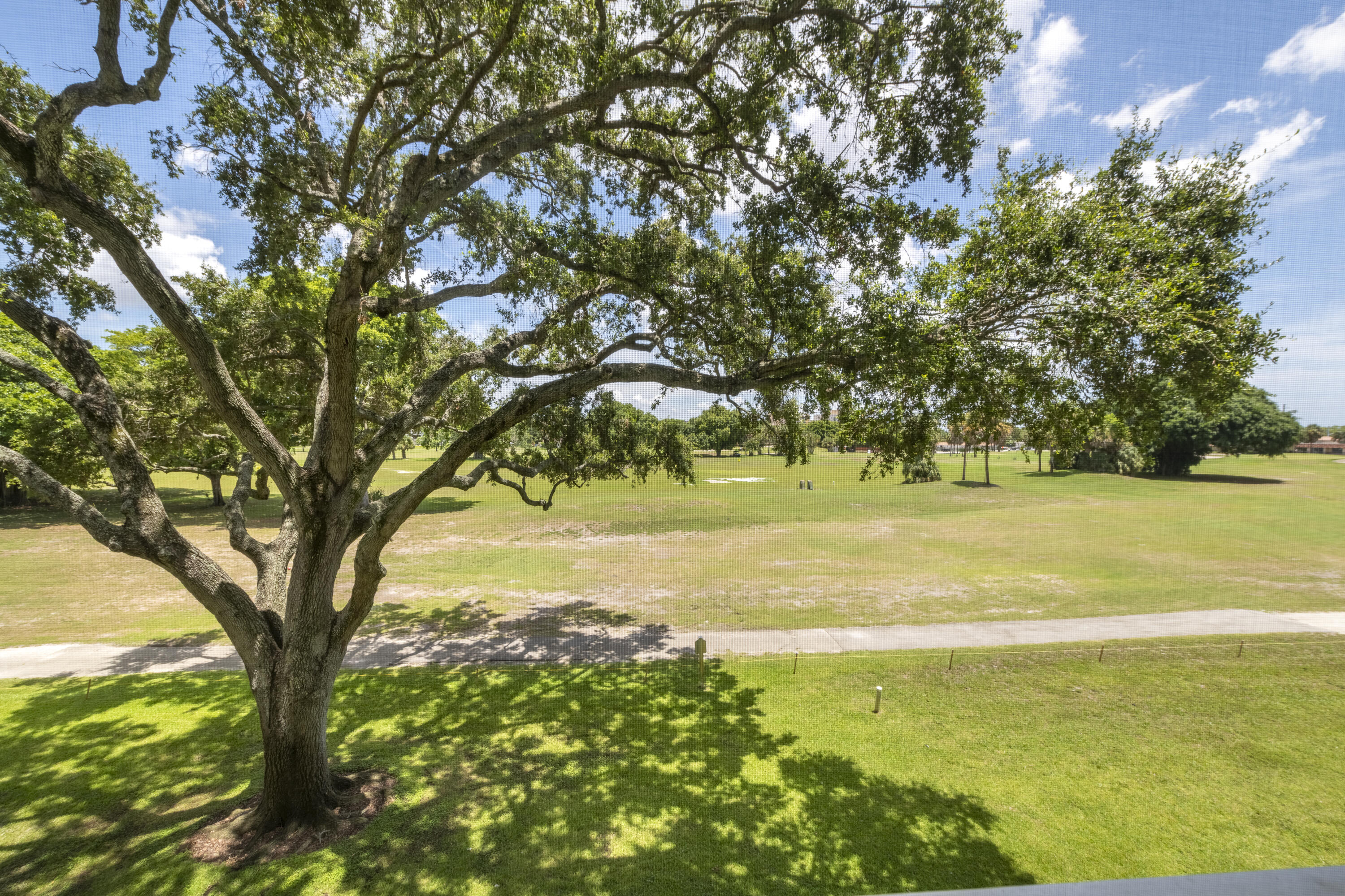 NO 14 PALM-AIRE COUNTRY CLUB - Residential