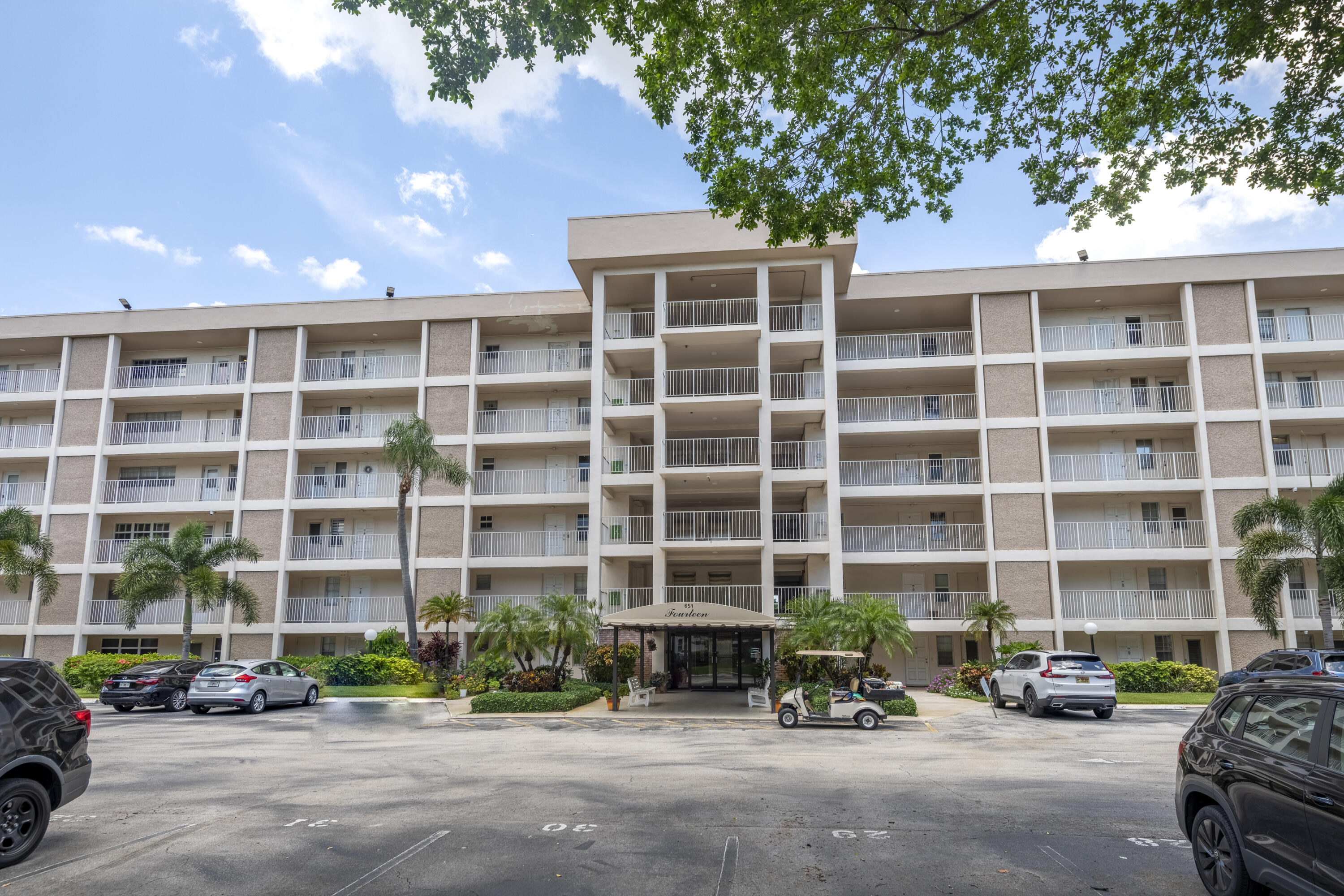 NO 14 PALM-AIRE COUNTRY CLUB - Residential