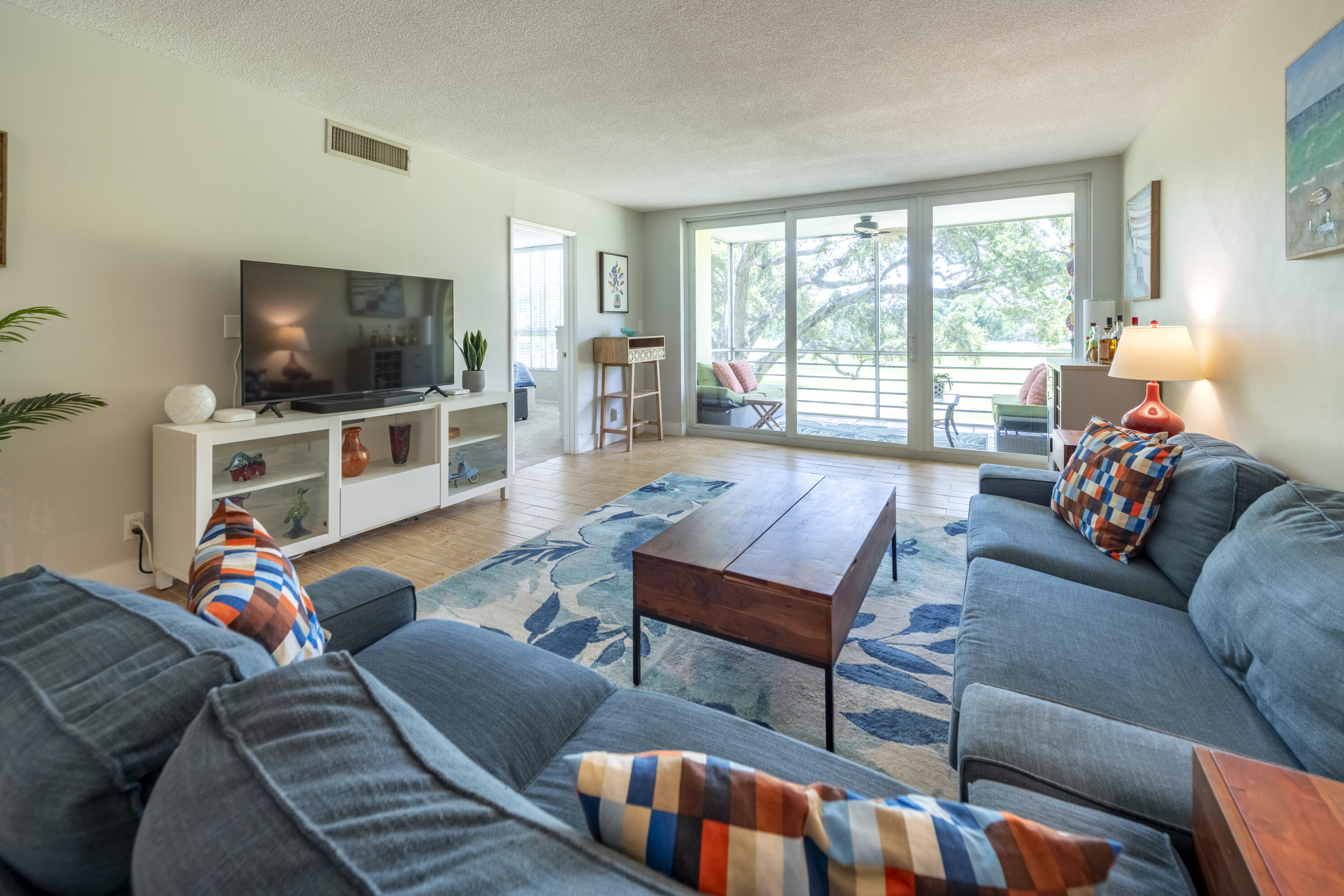 NO 14 PALM-AIRE COUNTRY CLUB - Residential