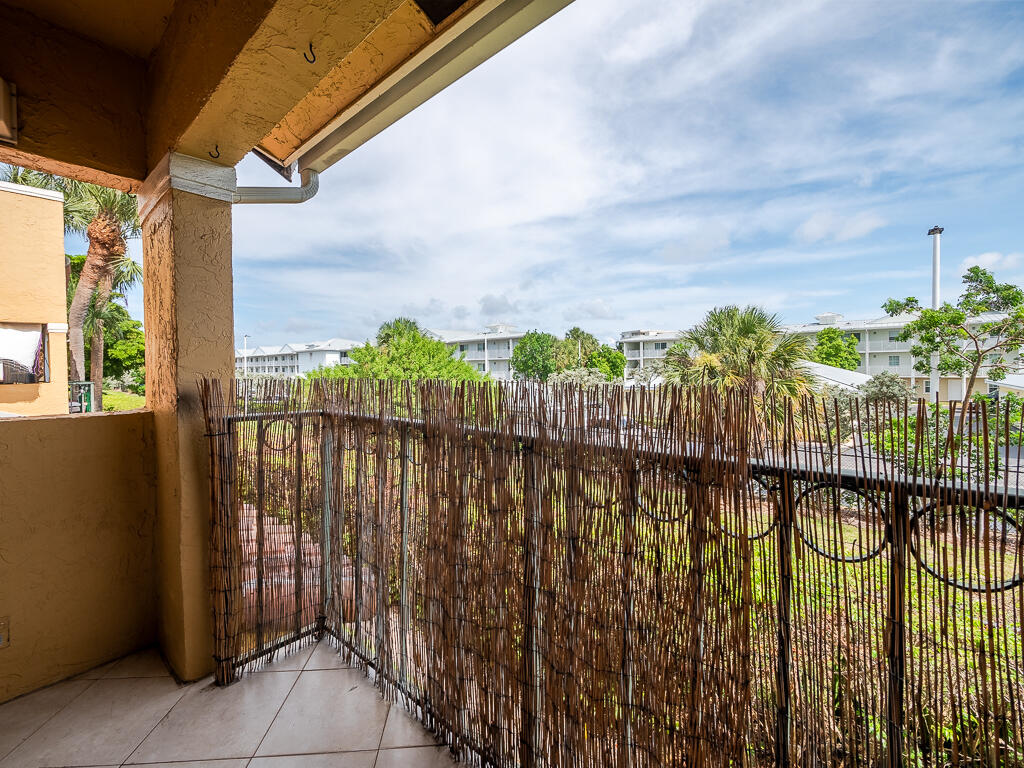 BAY REACH CONDO - Residential