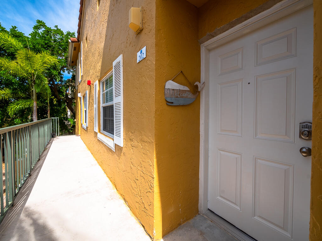 BAY REACH CONDO - Residential