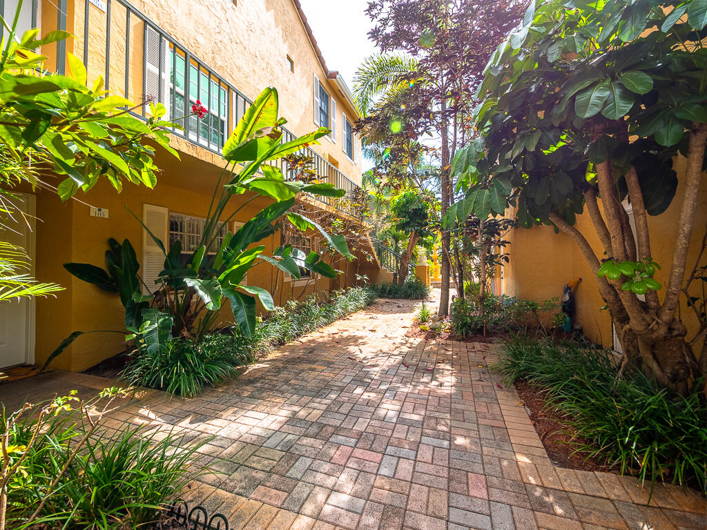 BAY REACH CONDO - Residential