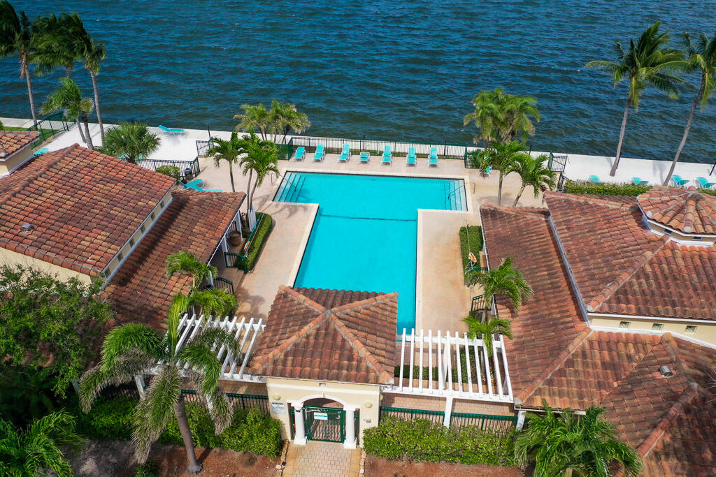 BAY REACH CONDO - Residential